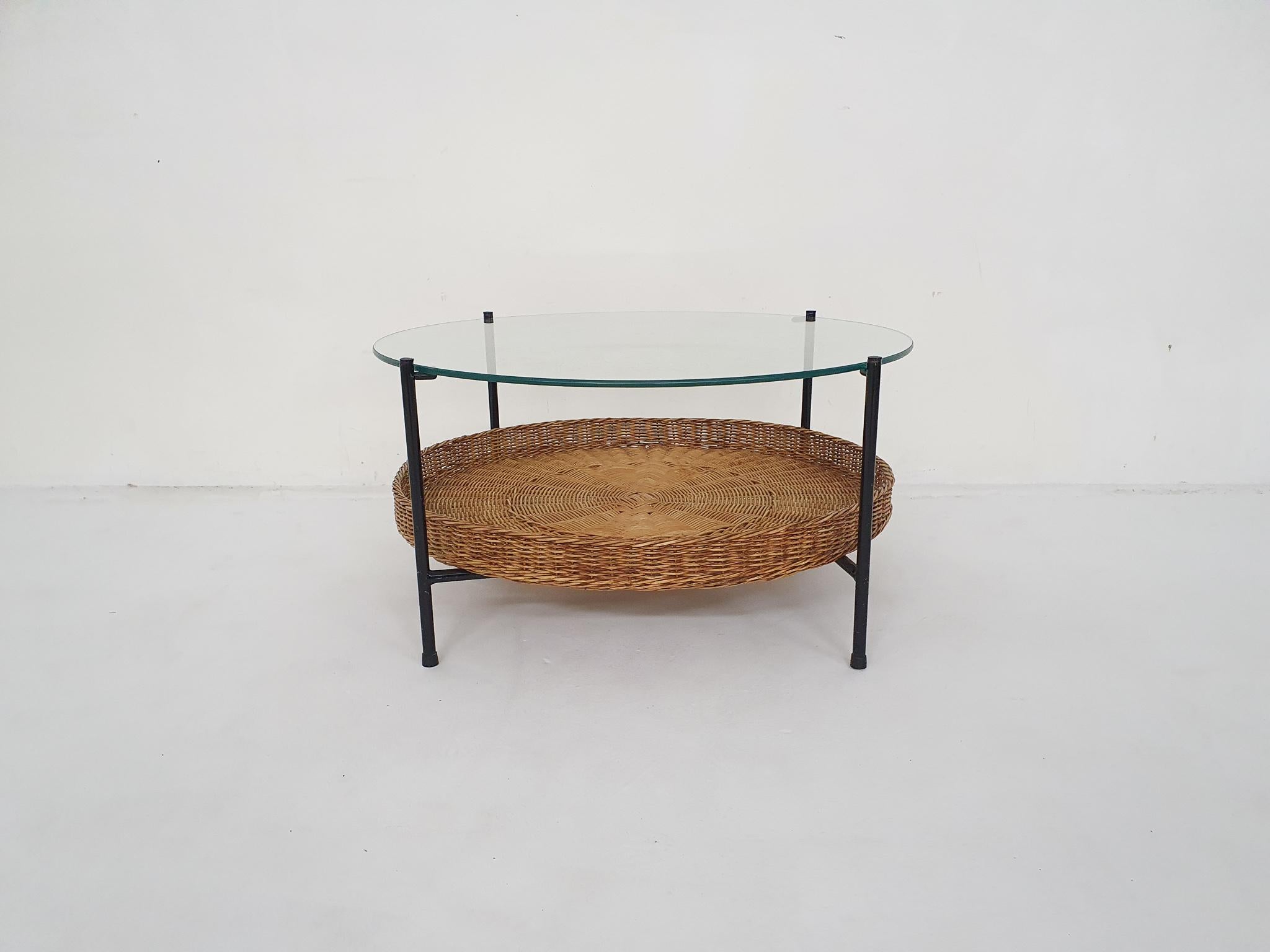 Dutch Glass and Rattan Coffee Table in the Manor of Rudolf Wolff for Rohe Noordwolde For Sale