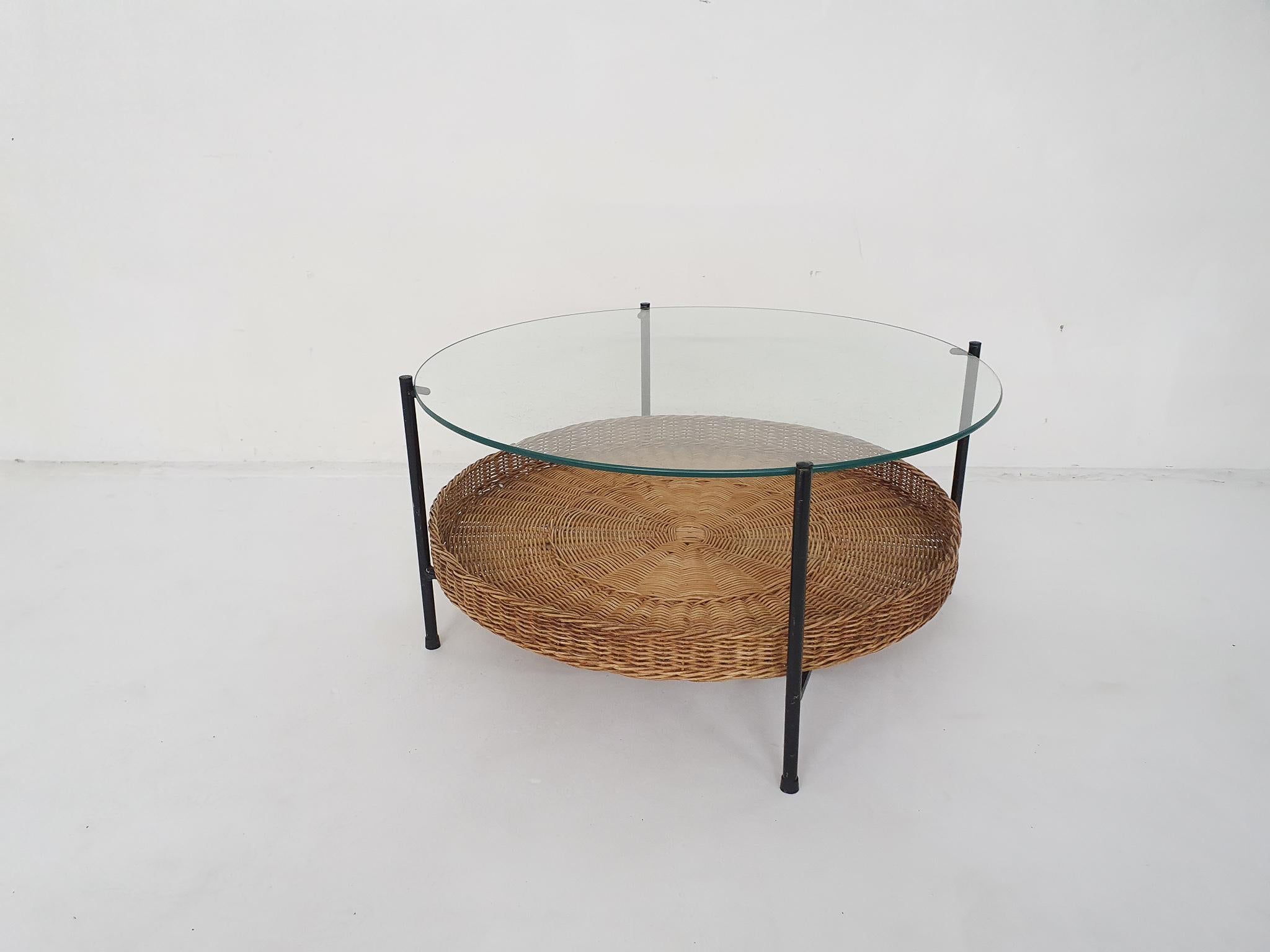 Glass and Rattan Coffee Table in the Manor of Rudolf Wolff for Rohe Noordwolde For Sale 1