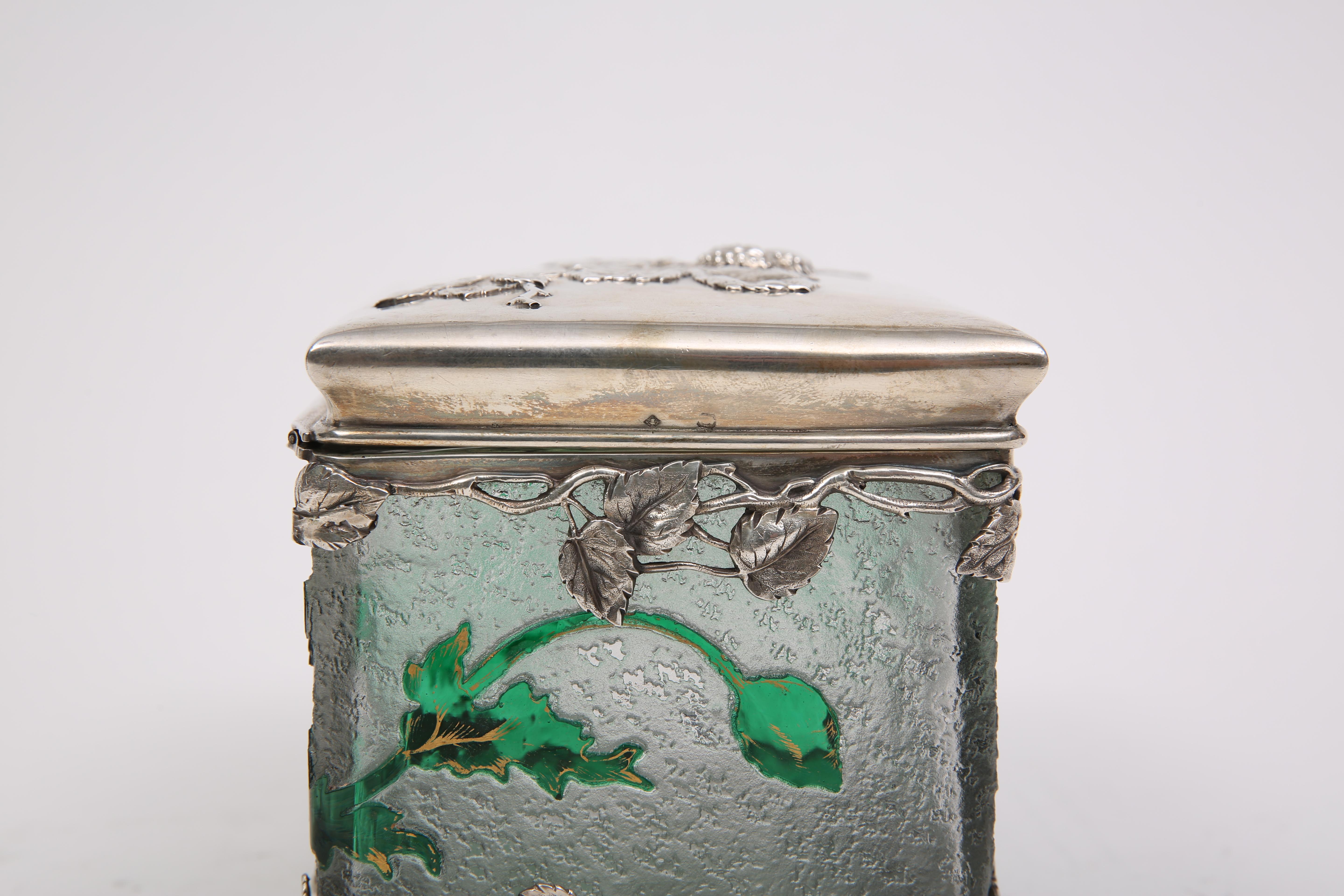 Realizzato con acquaforte Scatola in vetro e argento di Nancy Daum in vendita