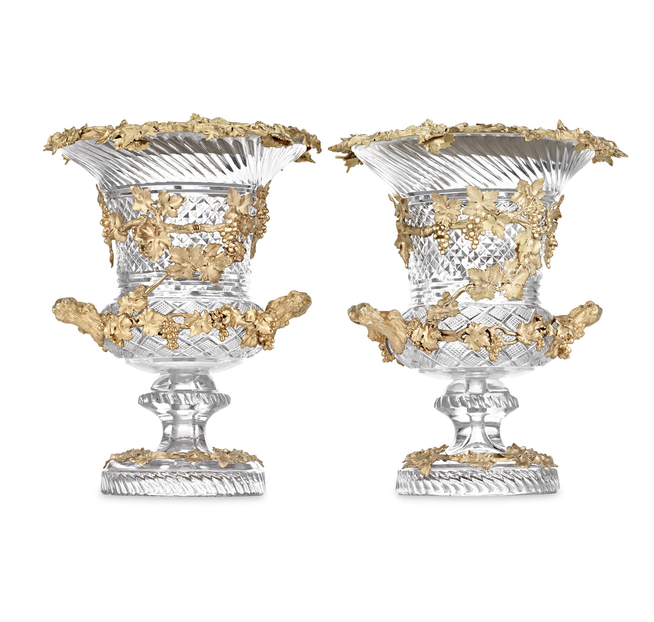 Diese außergewöhnlich seltenen Weinkühler aus Glas und vergoldetem Silber von Hunt & Roskell, die ausschließlich den Wohlhabendsten der Epoche vorbehalten waren, verkörpern den Höhepunkt von Grandeur und Luxus in der Mitte des 19. Die Kühler mit