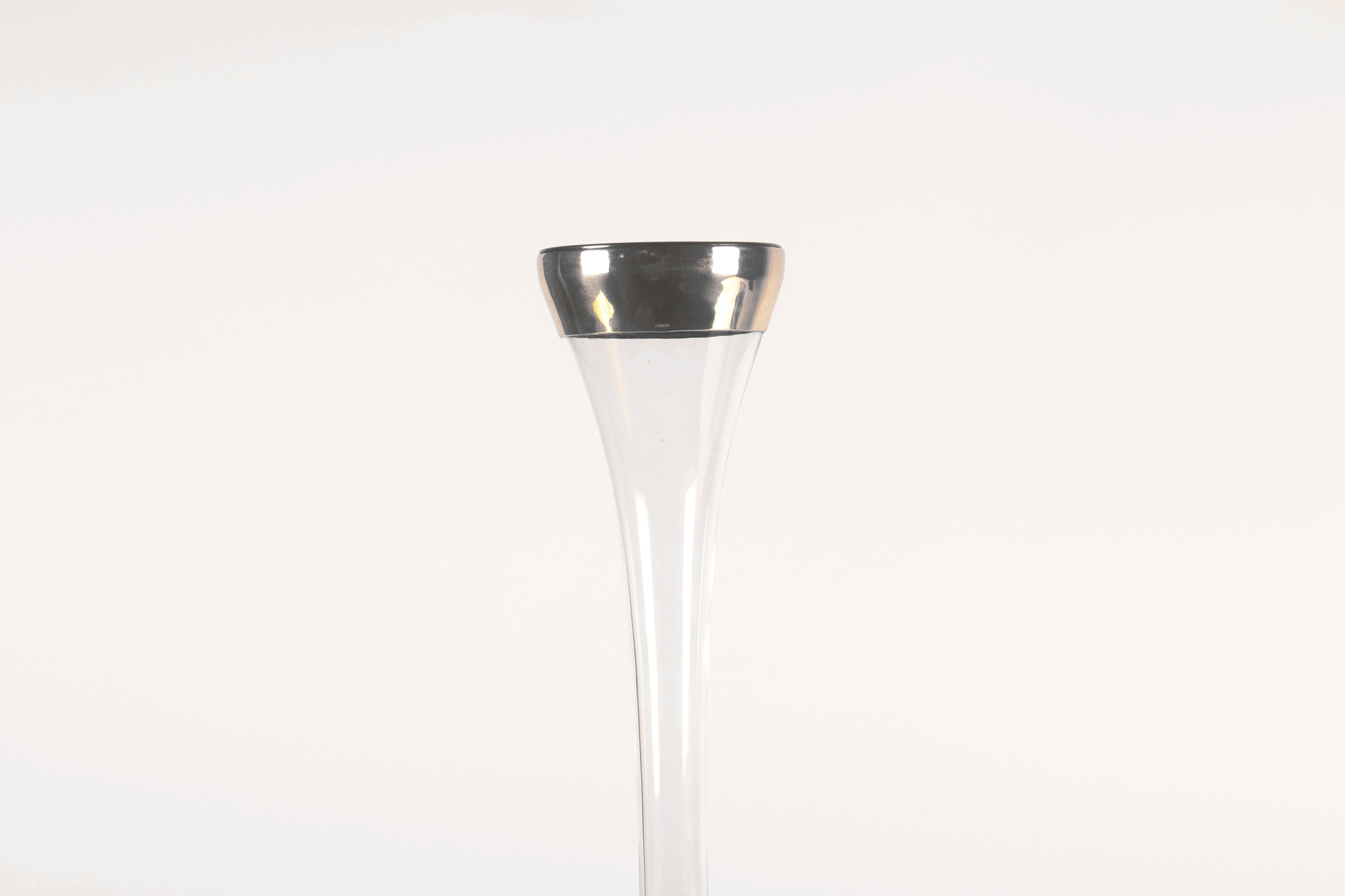 Vaso in vetro e argento con cane Scottish Terrier smaltato, Stati Uniti, 1900. In condizioni buone in vendita a Milan, IT