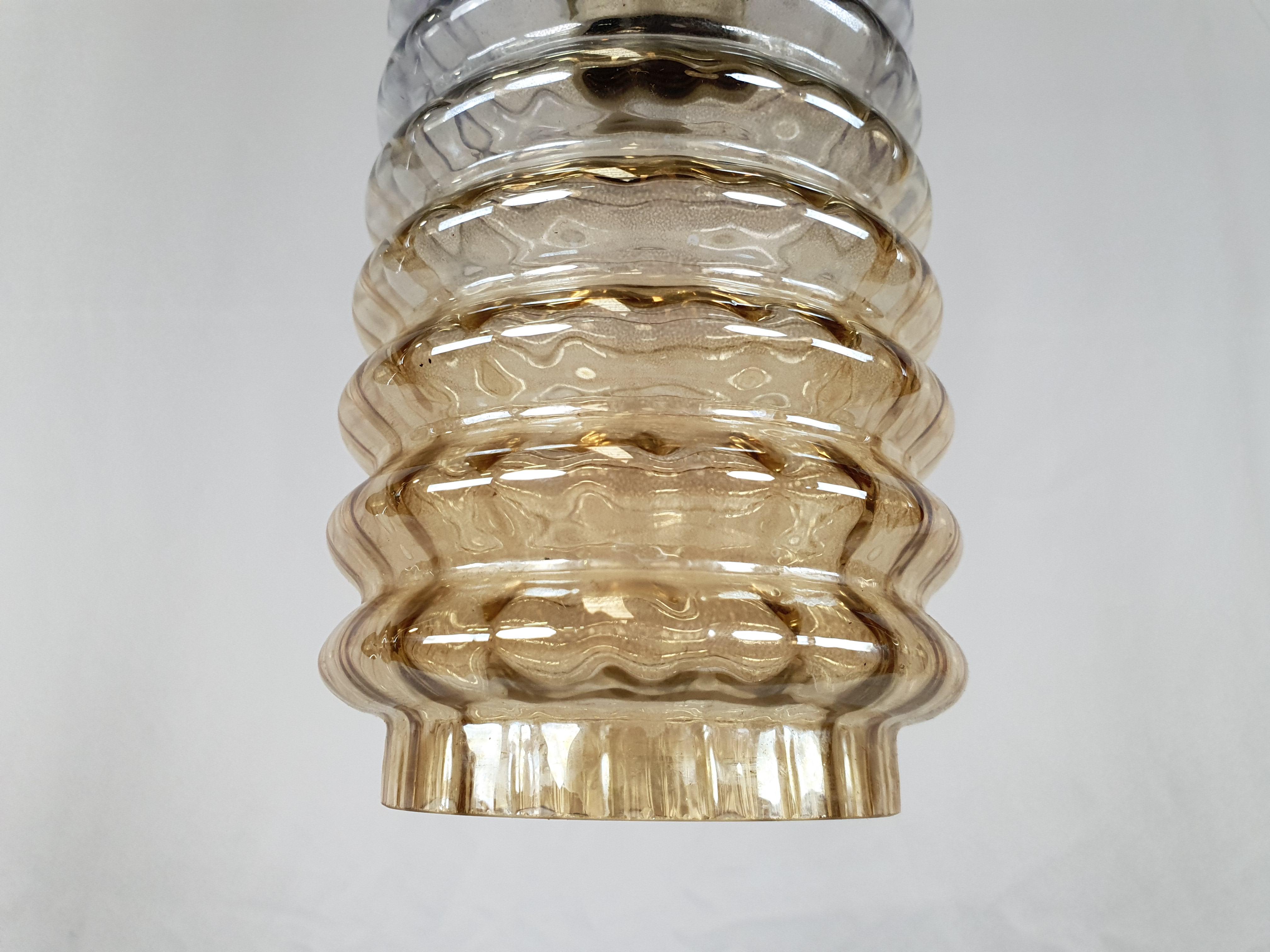 Glass and Smoked Glass Chandelier from the 1970s In Good Condition For Sale In Premariacco, IT