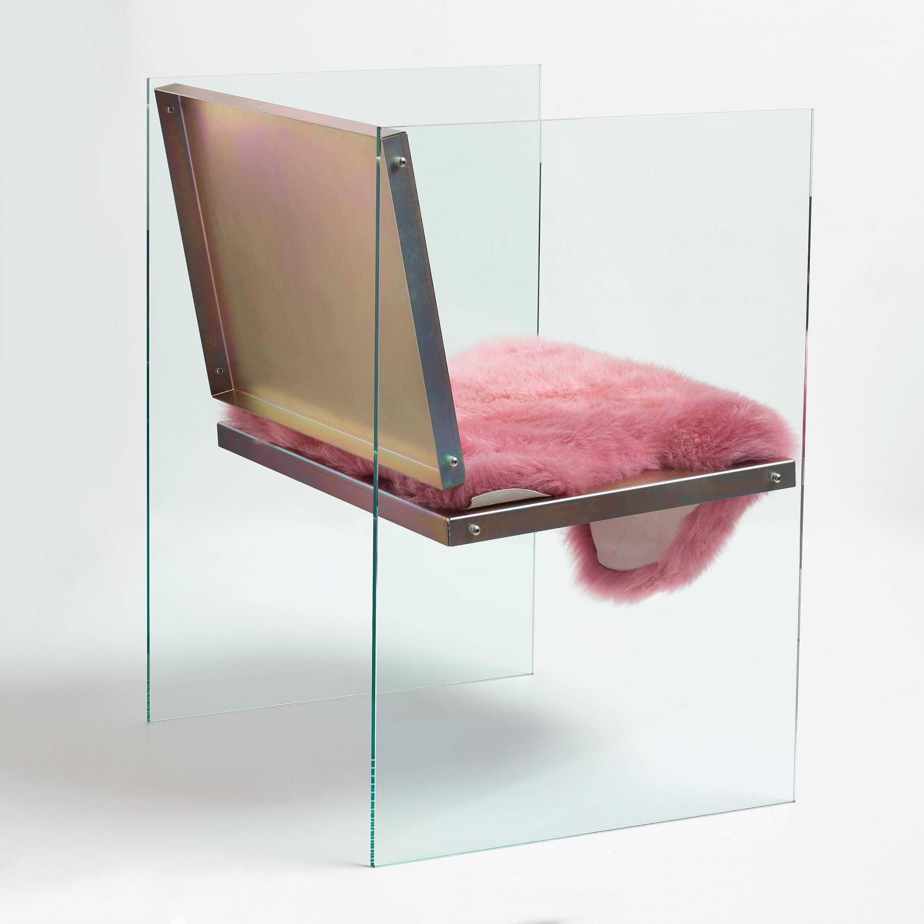 Zeitgenössischer Stuhl aus Glas und schillerndem Stahl von Fredrik Paulsen im Zustand „Neu“ im Angebot in Copenhagen, DK