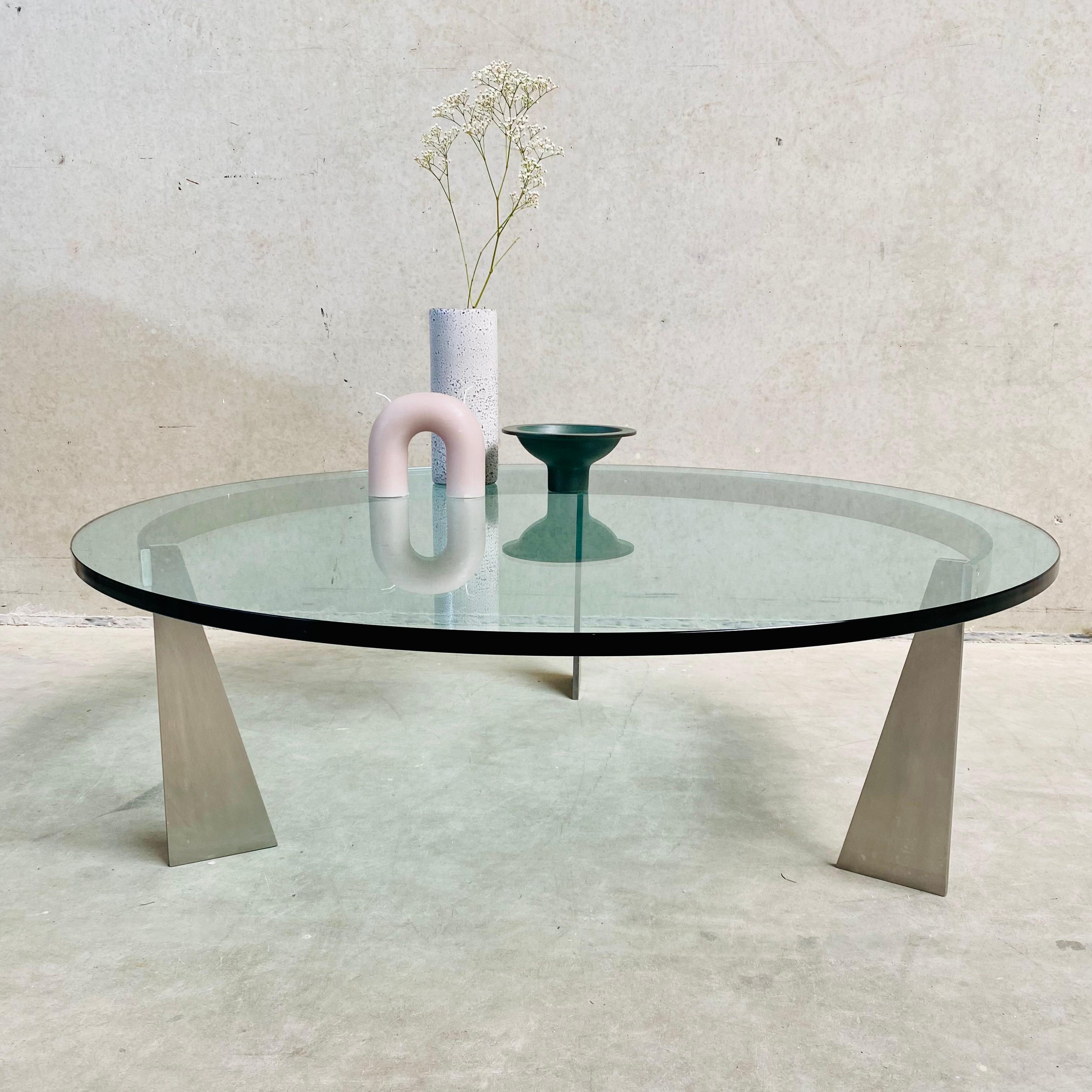 Introducing the Glass and RVS Coffee Table Model G3 by Just van Beek for Metaform: A Timeless Dutch Design Masterpiece

Discover the epitome of Dutch design excellence with the Glass and RVS Coffee Table Model G3, created by renowned designer Just