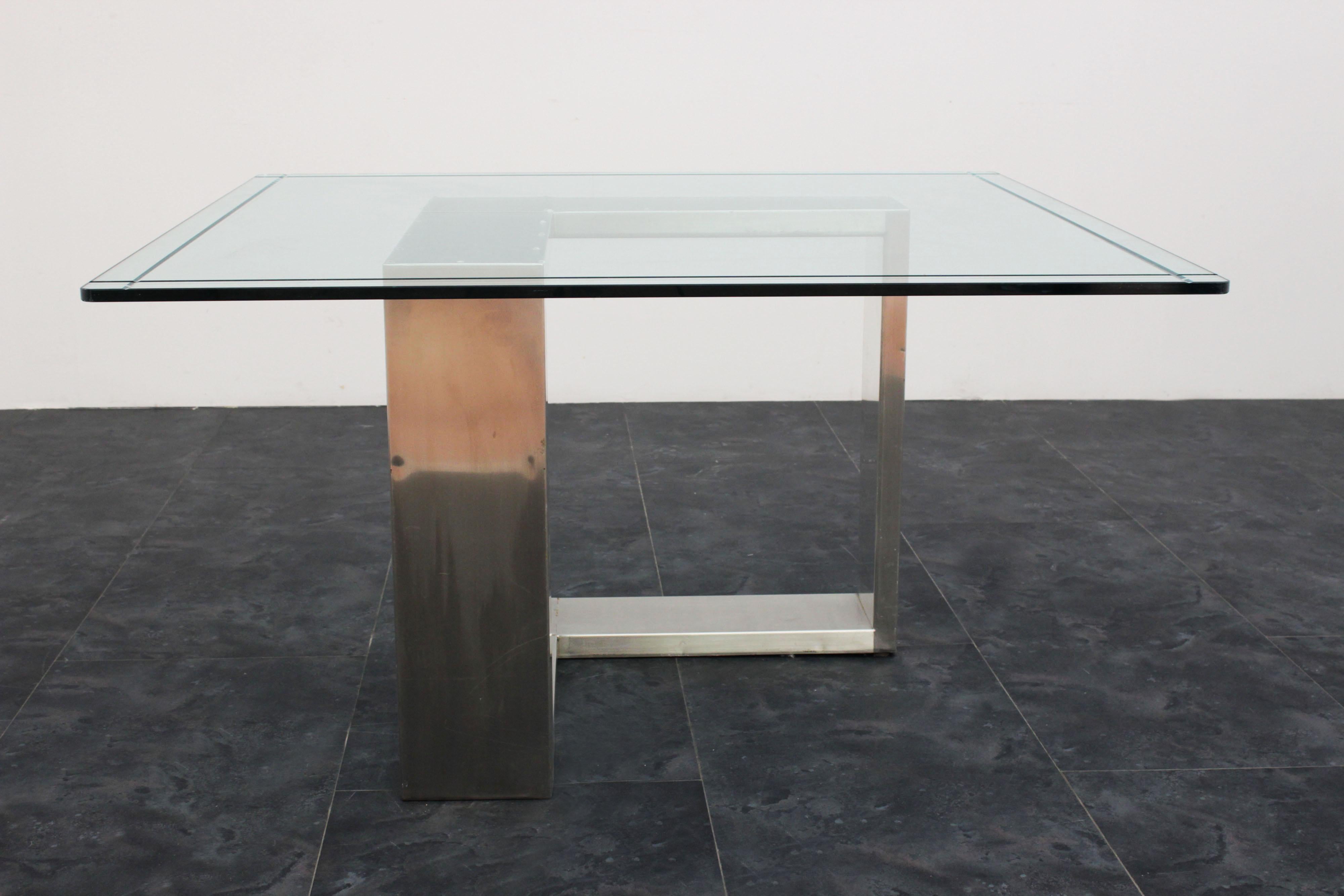 Glass and Steel Dining Table, 1970s In Good Condition For Sale In Montelabbate, PU