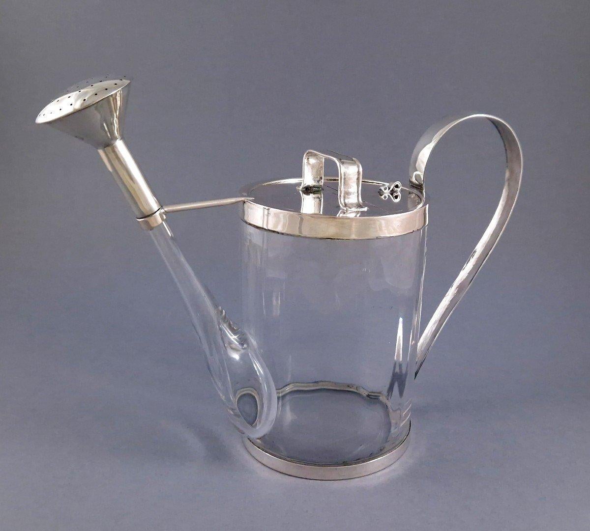 Rare et charmant arrosoir en verre et argent massif
Poinçon d'importation en argent austro-hongrois entre 1872 et 1901
Hauteur totale : 16.5 cm
Longueur : 20,5 cm
Diamètre : 8 cm
Poids brut : 484 grammes