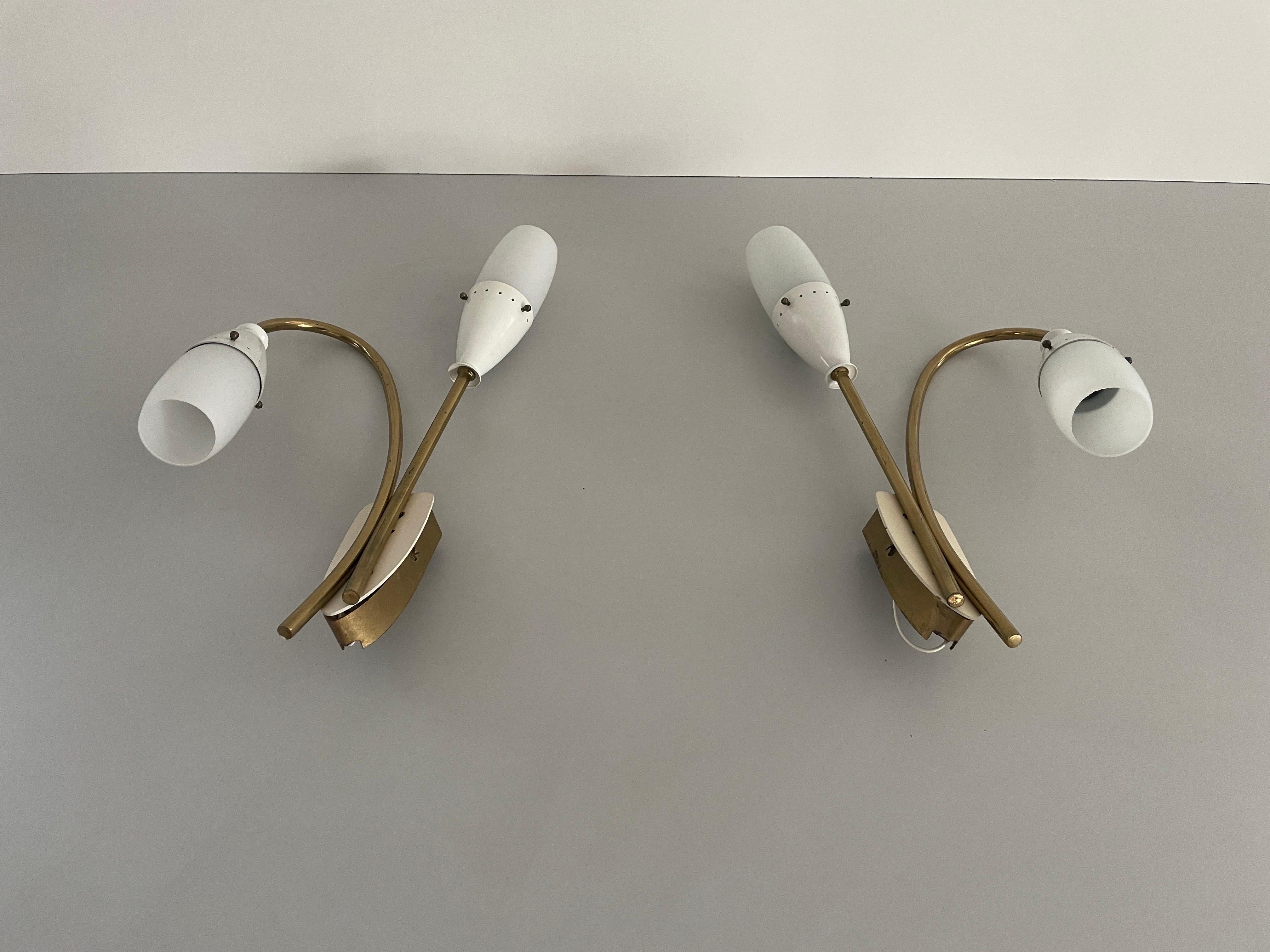 Glass and White Metal Twin Head Sputnik Pair of Sconces, 1950s, Italy In Excellent Condition For Sale In Hagenbach, DE