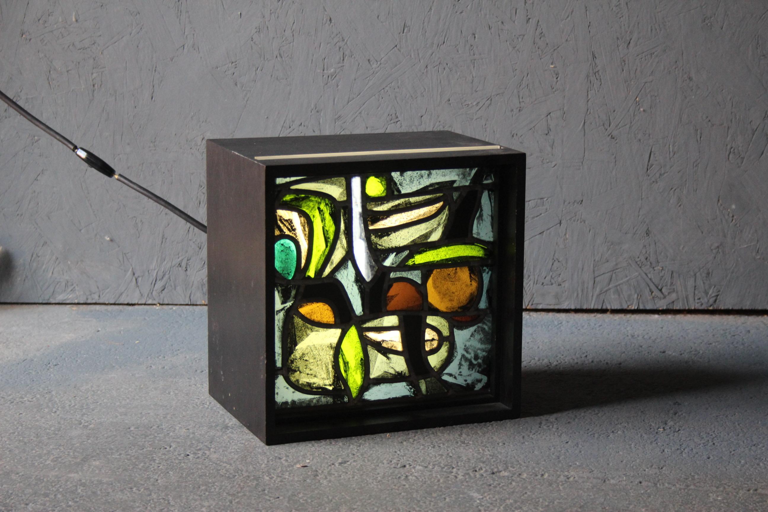 Lampe cubique en verre et bois de Denise Voita 