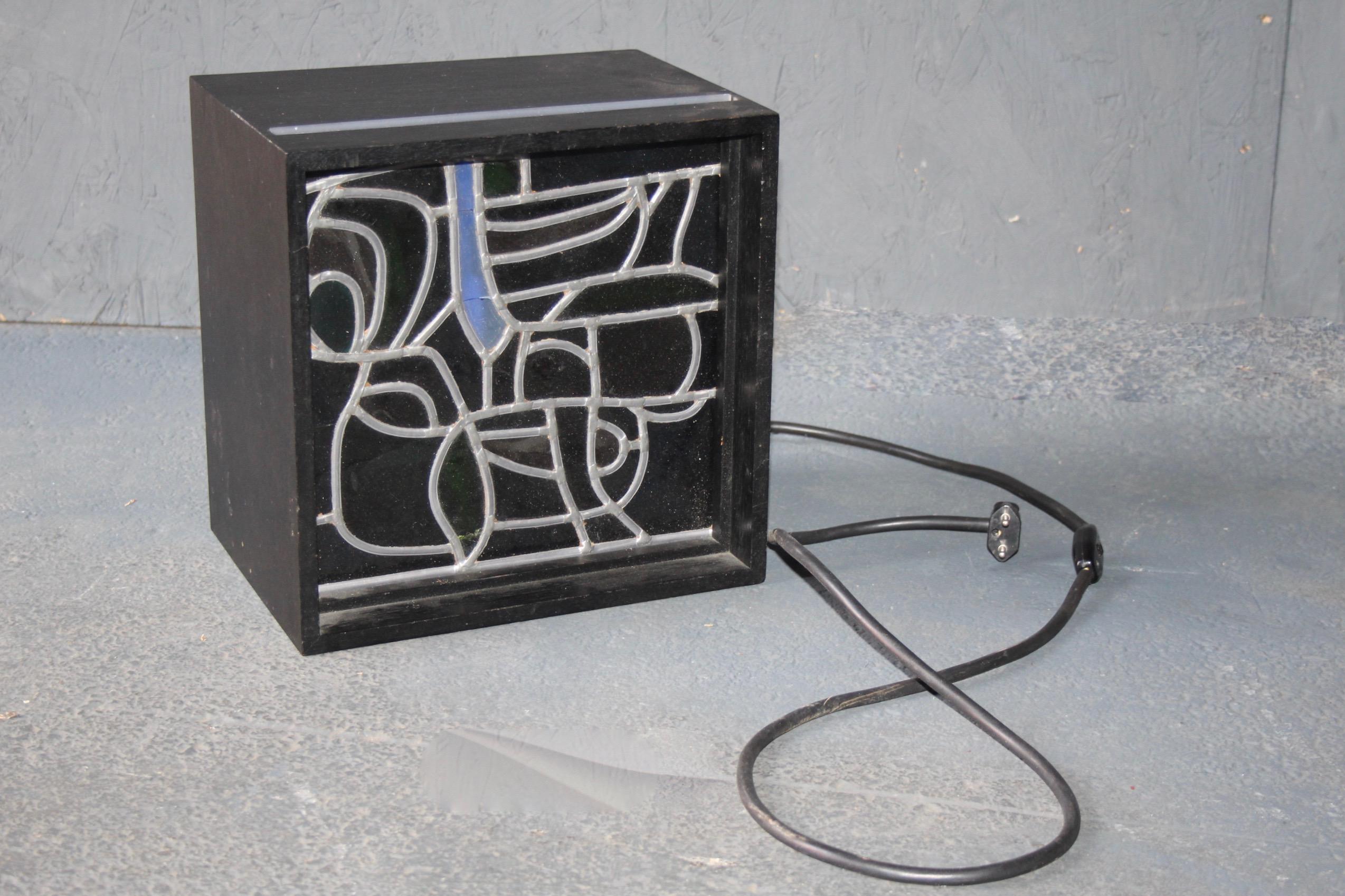 Glass and wood cube lamp For Sale 2