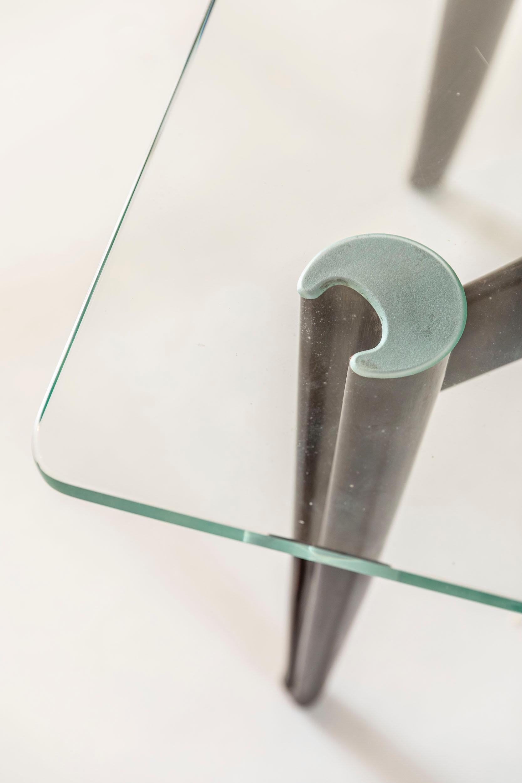 Table en verre et bois attribuée à Osvaldo Borsani en vente 1