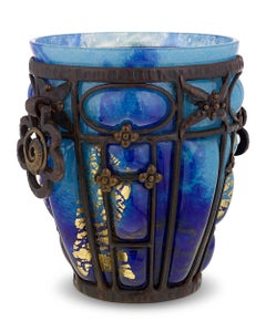 Vase en verre et fer forgé de Daum et Majorelle