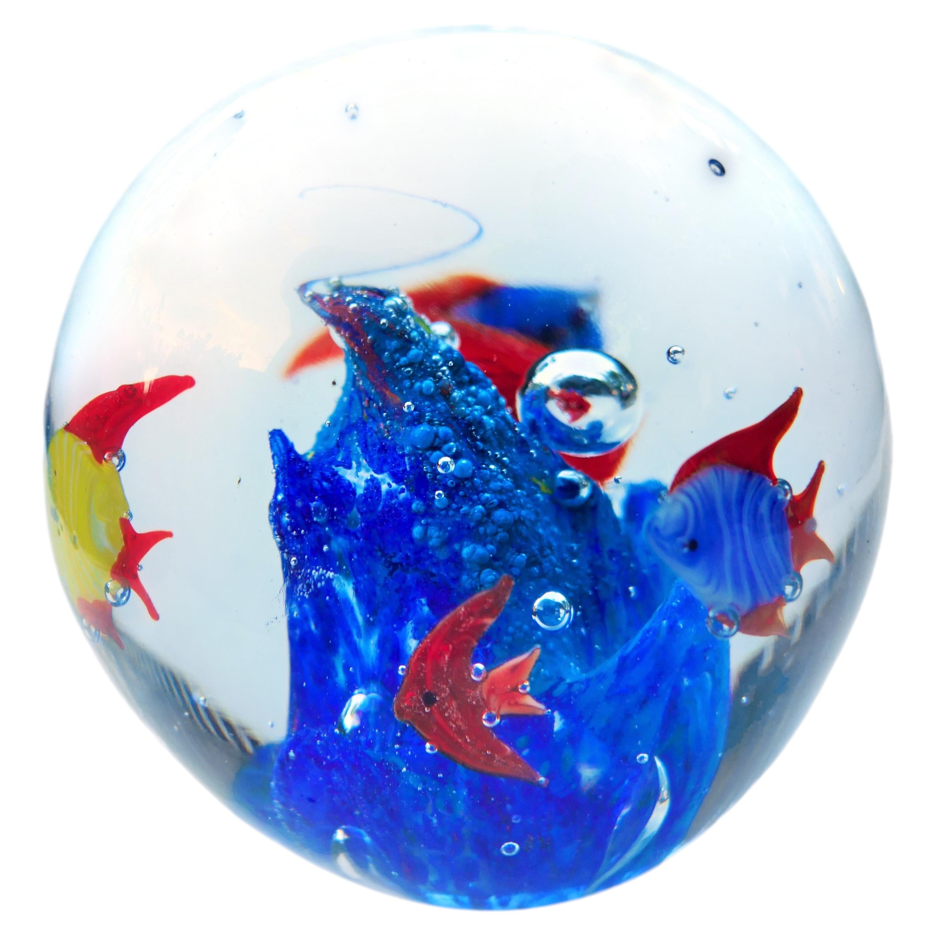 Glass aquarium paperweight by Gino Mazzuccato For Sale