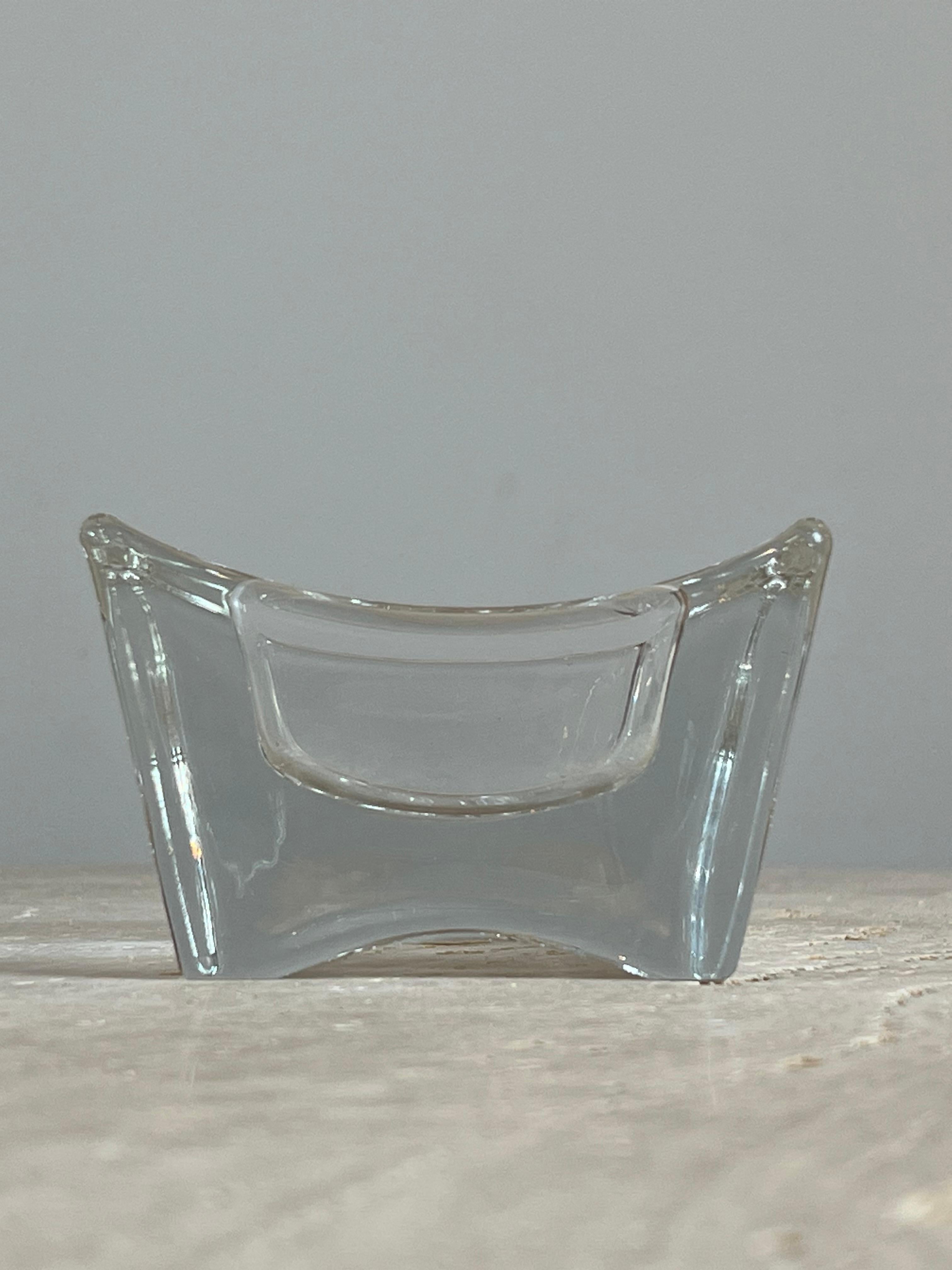 Glass ashtray with bevelled edges. 
The Thermor inscription is noted on one side.

In very good condition, with a patina consistent with age and use.