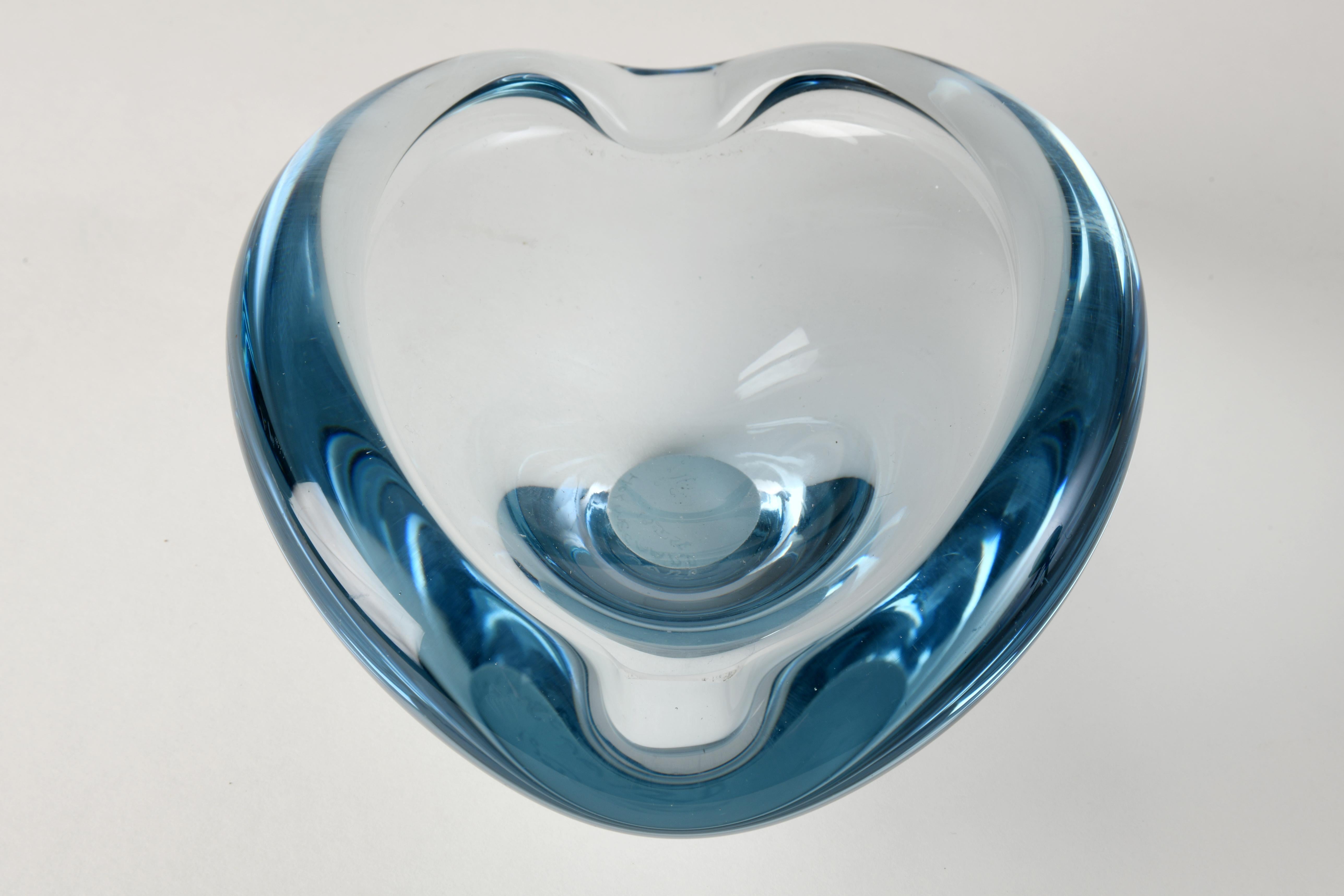 Glass ashtray blue designed by Per Lutken for Holmegaard in Denmark during 60s In Good Condition For Sale In SAINT-YRIEIX-SUR-CHARENTE, FR