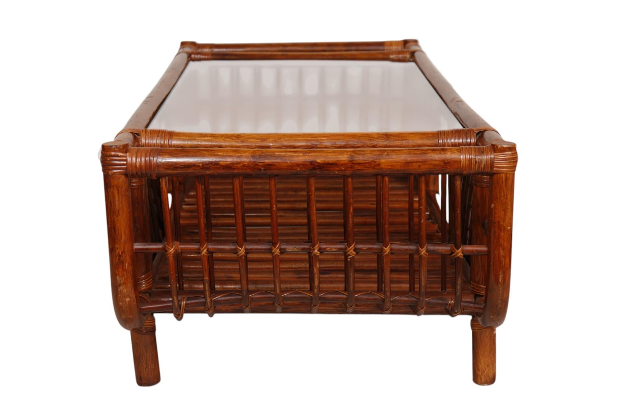 Bambou Table basse verre et bambou en vente