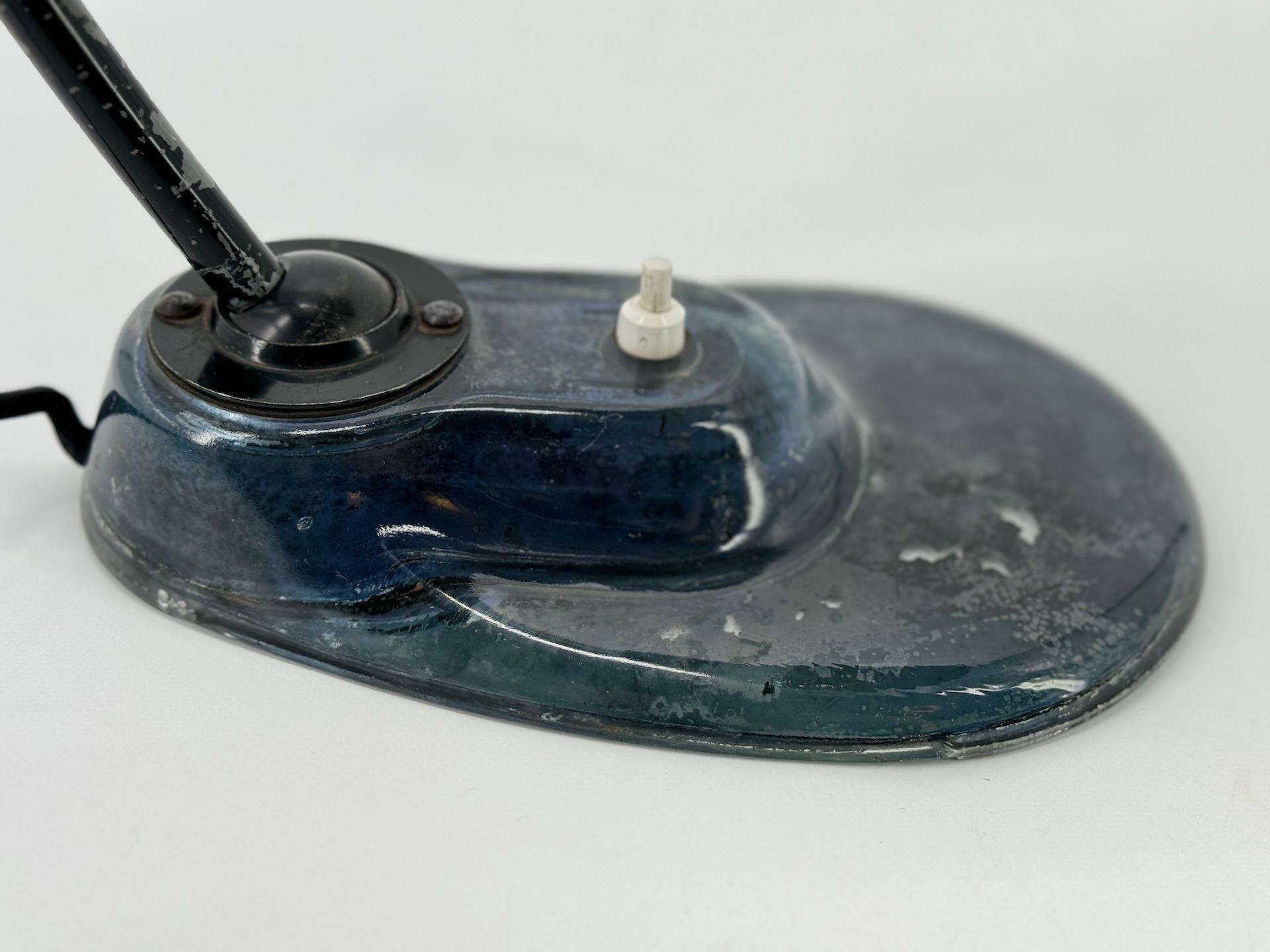 Lampe de table Kandem 1115 à pied en verre par Marianne Brandt Circa Late 1930's en vente 1
