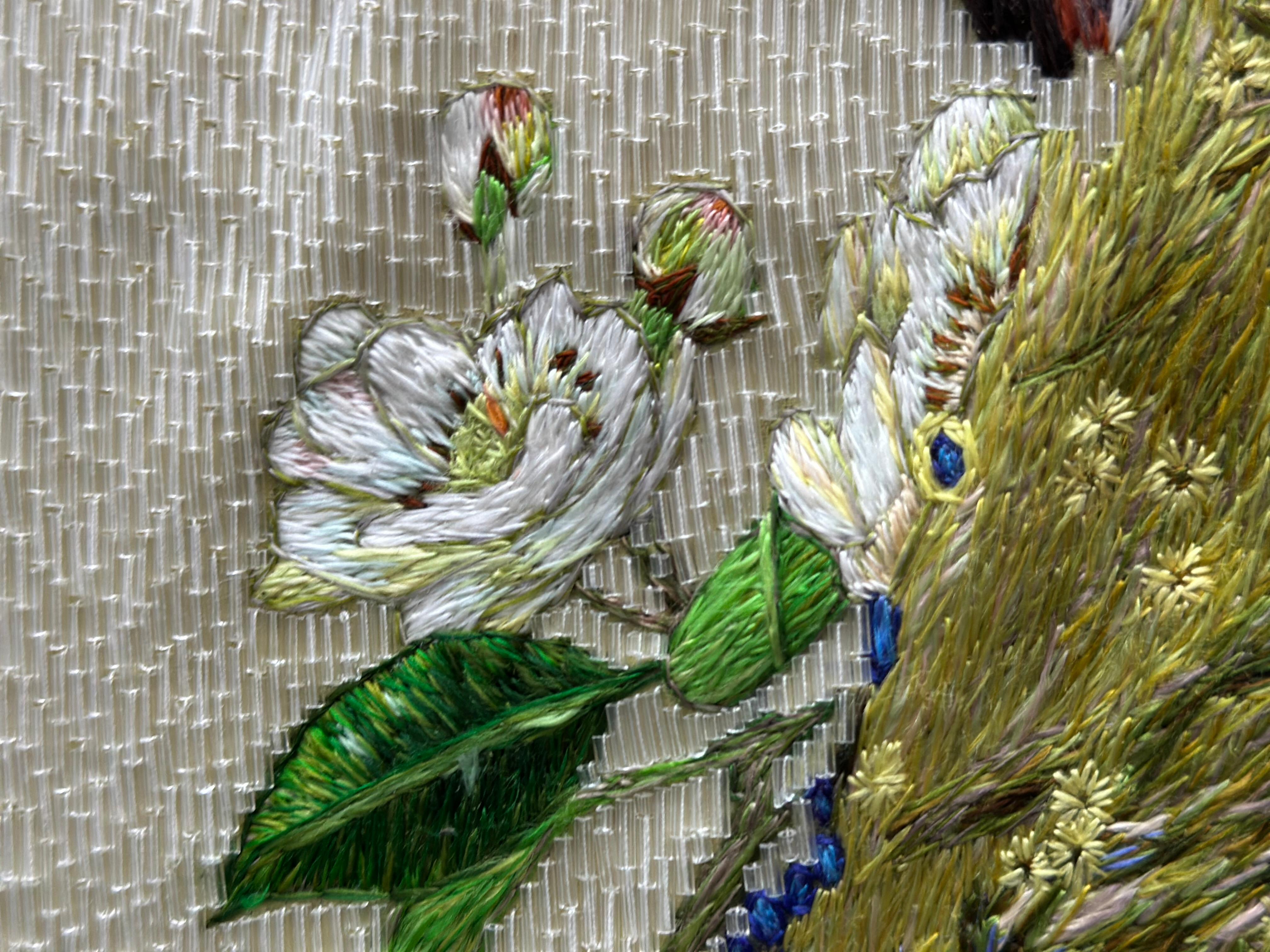 Glasperlen und feine Seidenstickerei, Frühlingsgarten, Fragment für Wandtafeln im Angebot 1