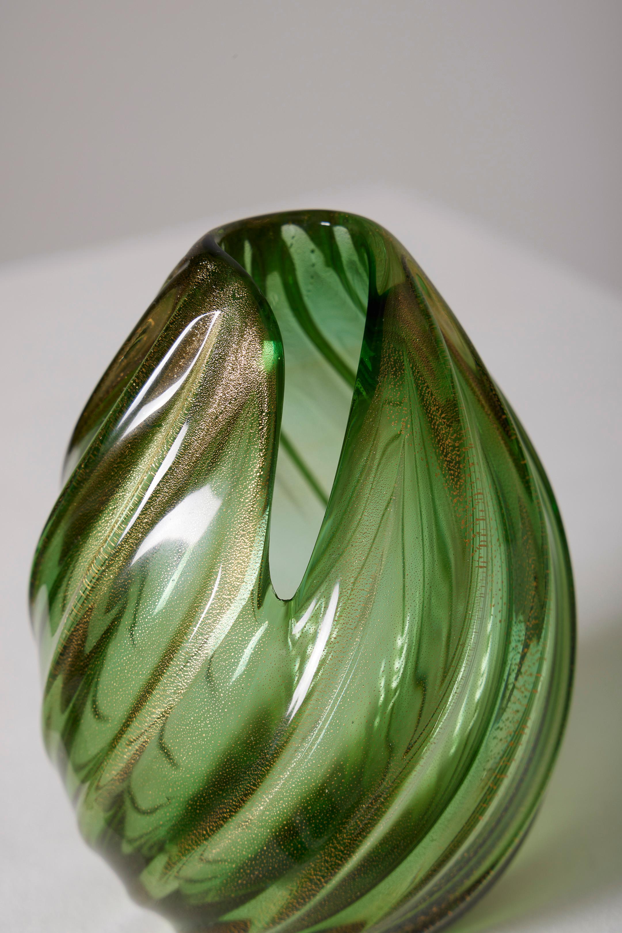 Glass blown vase from Murano signed by Archimede Seguso 3
