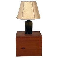 Lampe à abat-jour en verre et parchemin avec boîte en pin dans le style de Luis Barragán