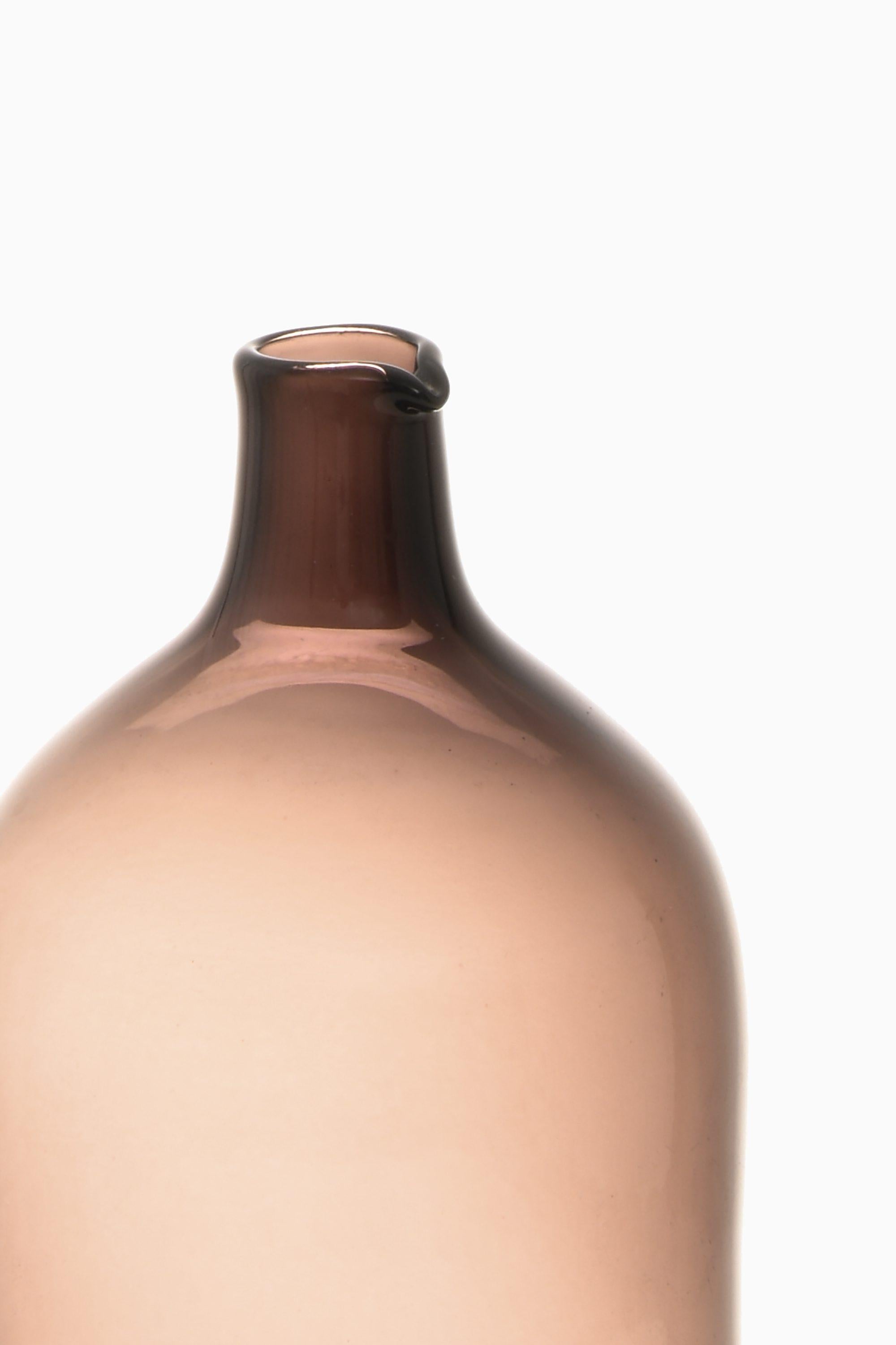 Scandinavo moderno Bottiglia / Vaso in vetro di Timo Sarpaneva, 1957 in vendita