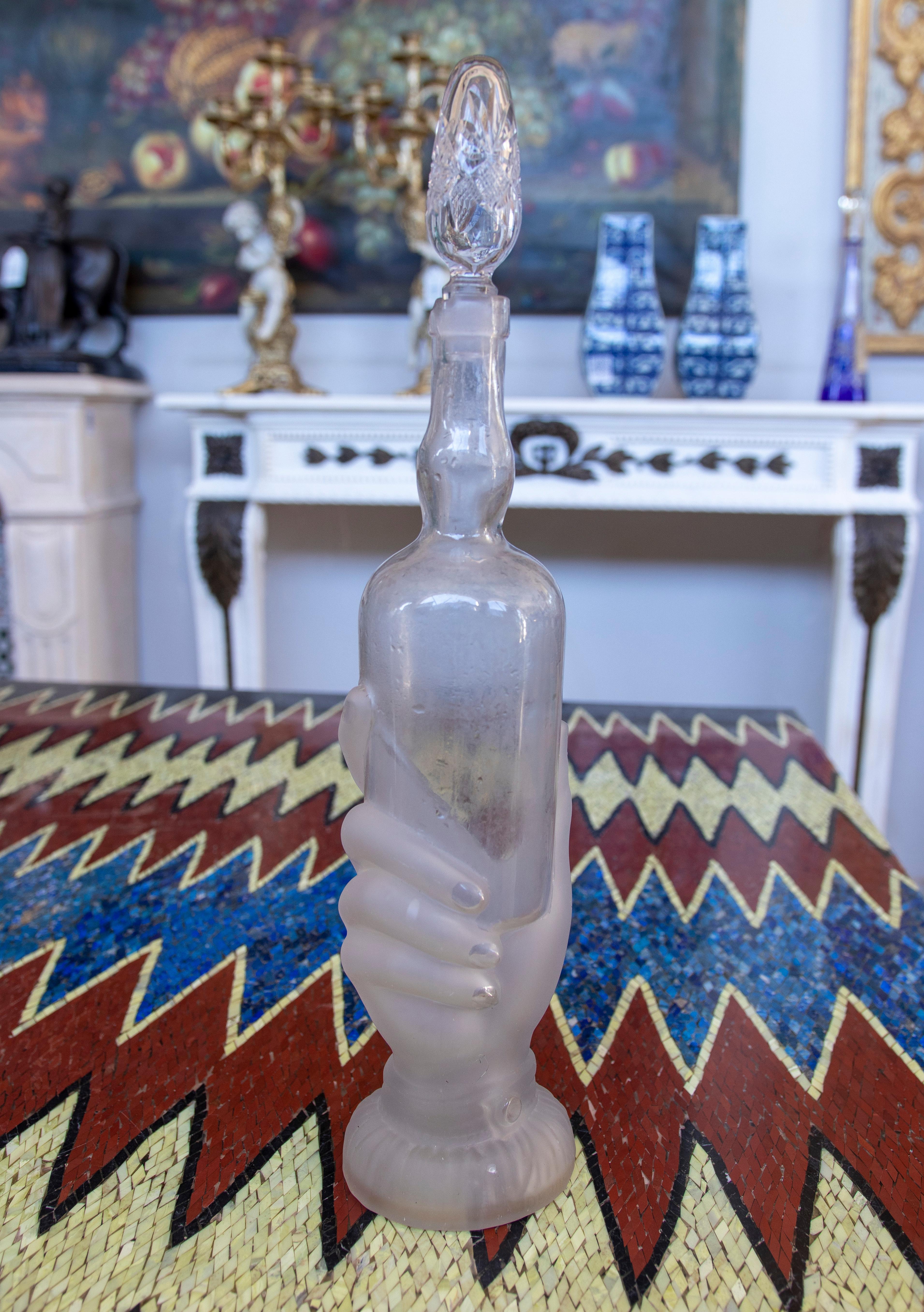 Glasflasche mit handgeformtem Sockel und durchscheinenden und normalen Oberflächen im Zustand „Gut“ im Angebot in Marbella, ES