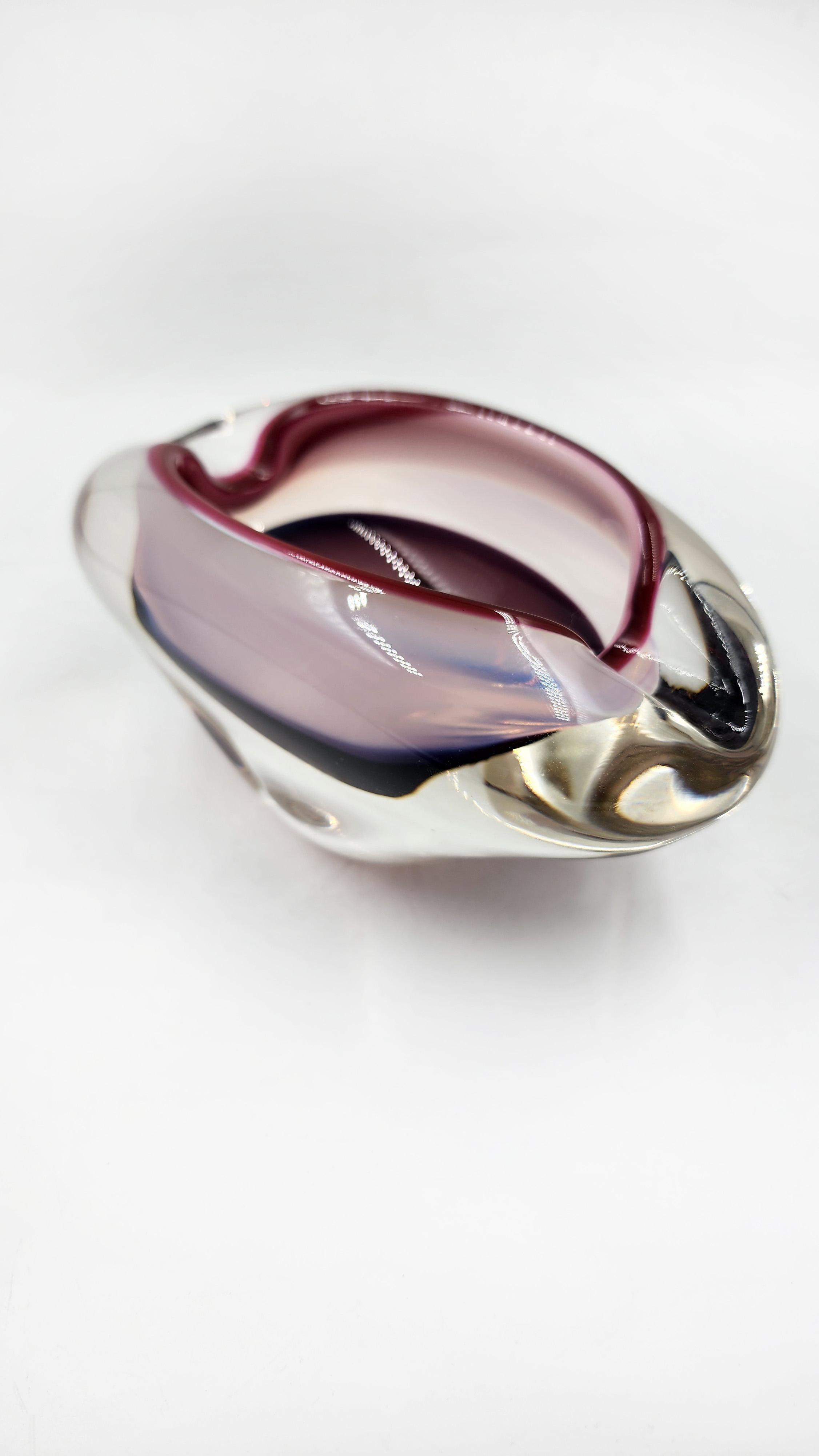 Glass bowl by Josef Hospodka for Sommerso, mid-20th century Moderno de mediados de siglo en venta