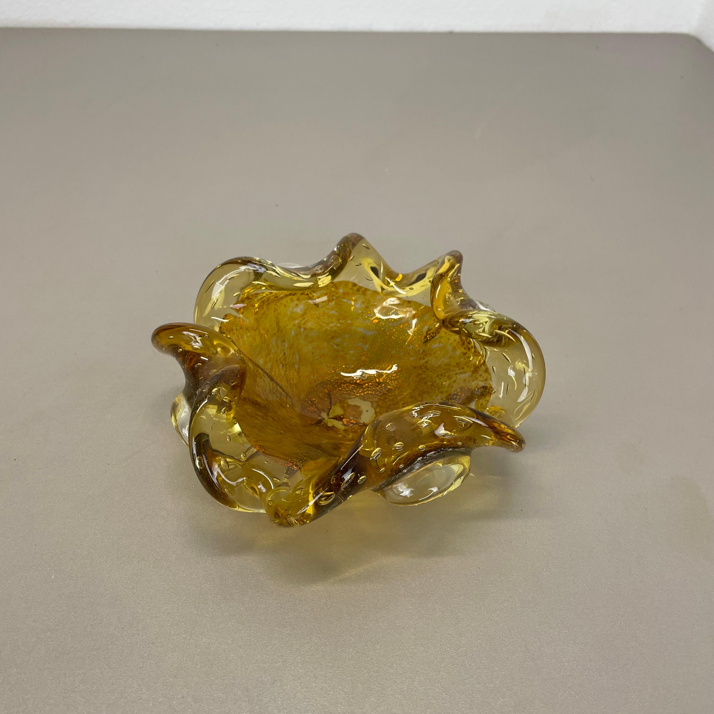 Glass Bowl Element Shell Ashtray Murano Gold Dust Barovier and Toso, Italy 1970s For Sale 3