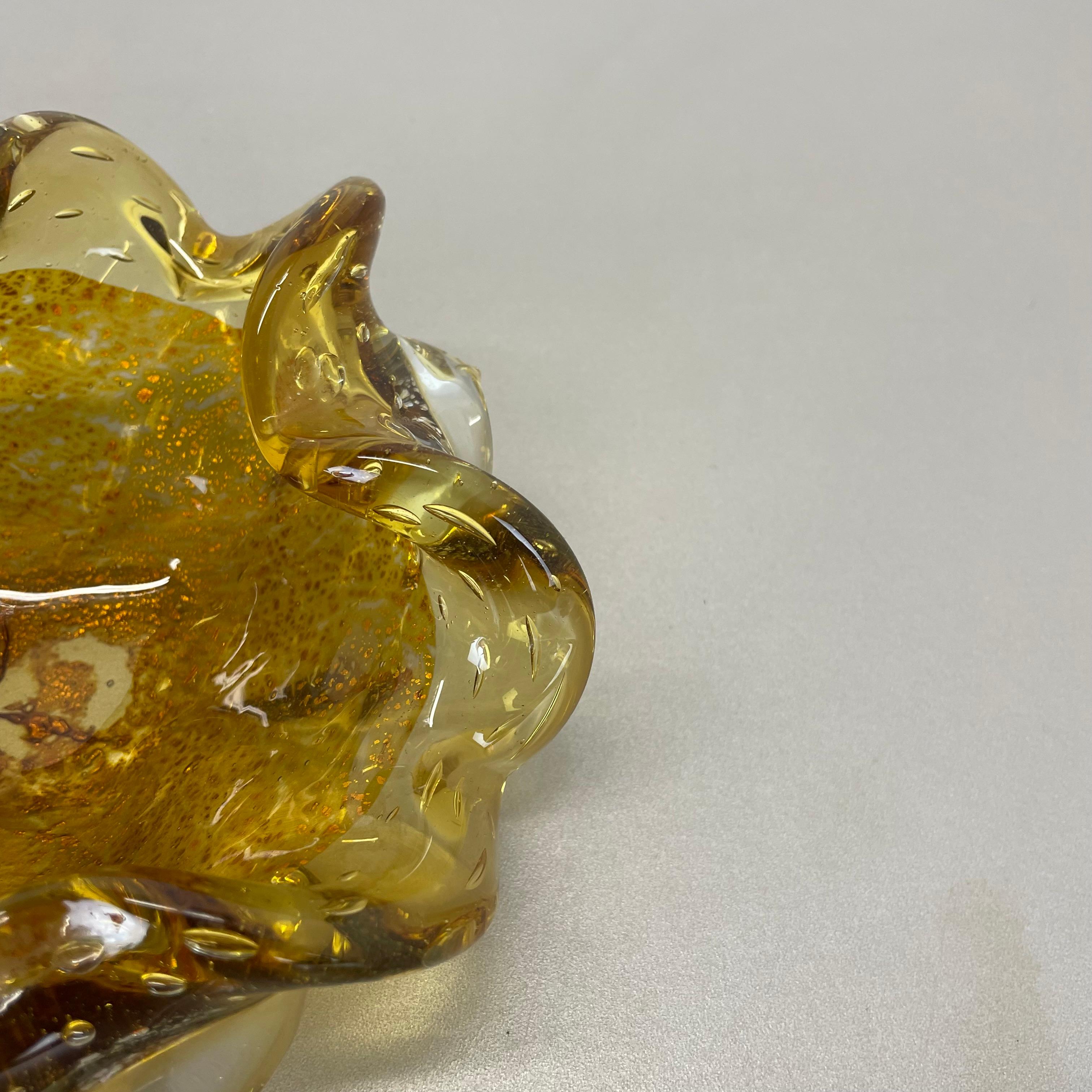 20th Century Glass Bowl Element Shell Ashtray Murano Gold Dust Barovier and Toso, Italy 1970s For Sale