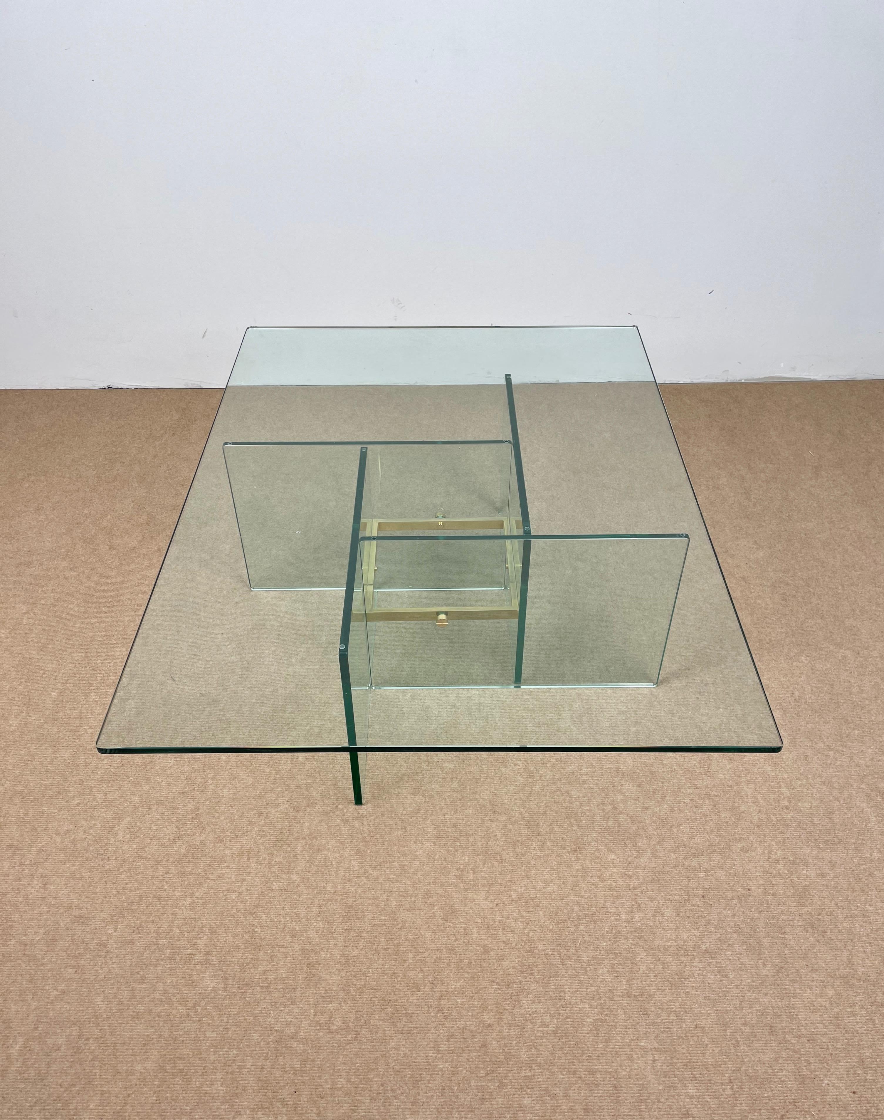 Glass & Brass Coffee Table Attributed to Fontana Arte, Italy, 1970s In Good Condition For Sale In Rome, IT