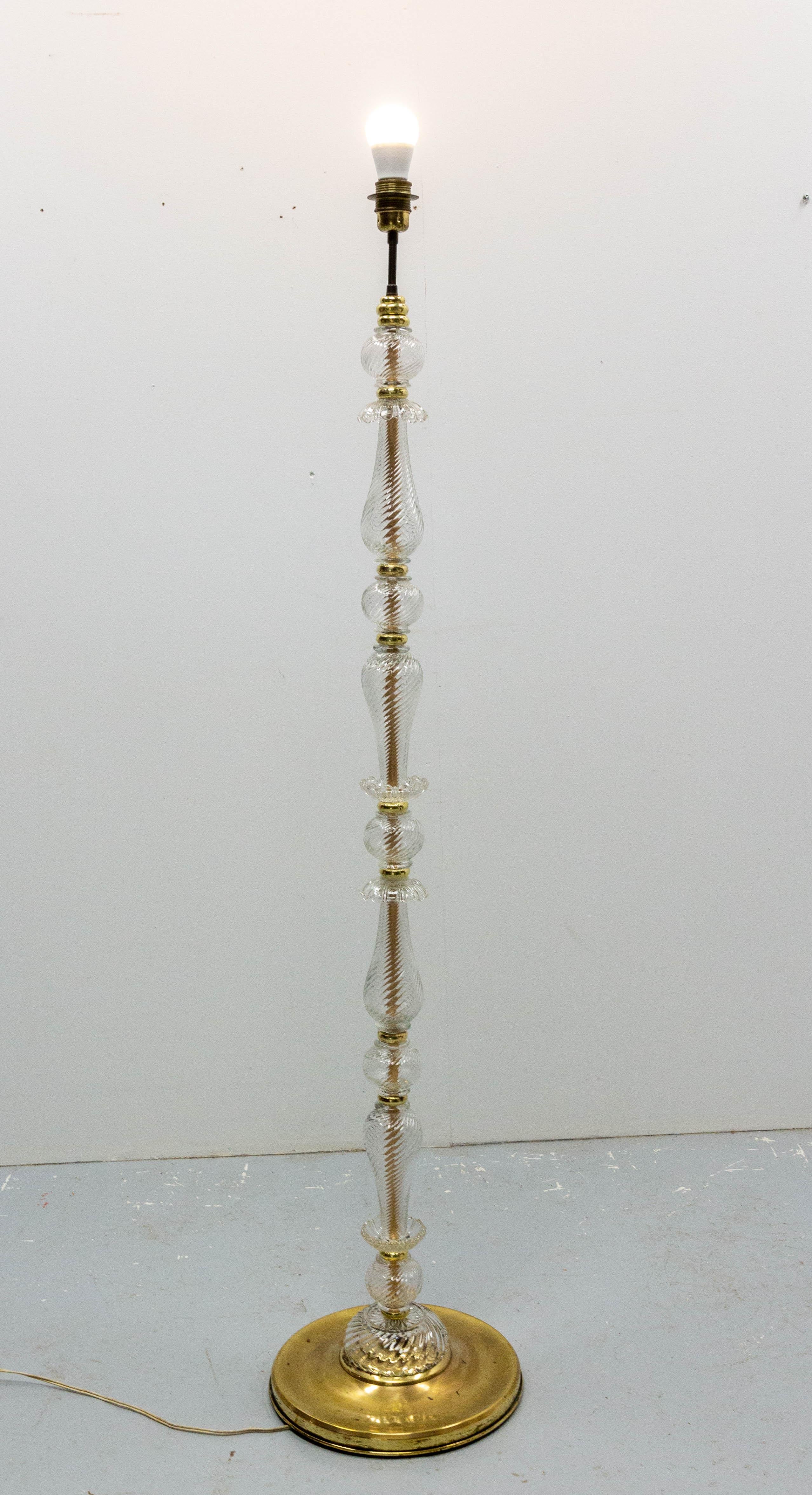 Glass & Brass Floor Lamp in the Murano Style Light Lantern, French, circa 1960 For Sale 6