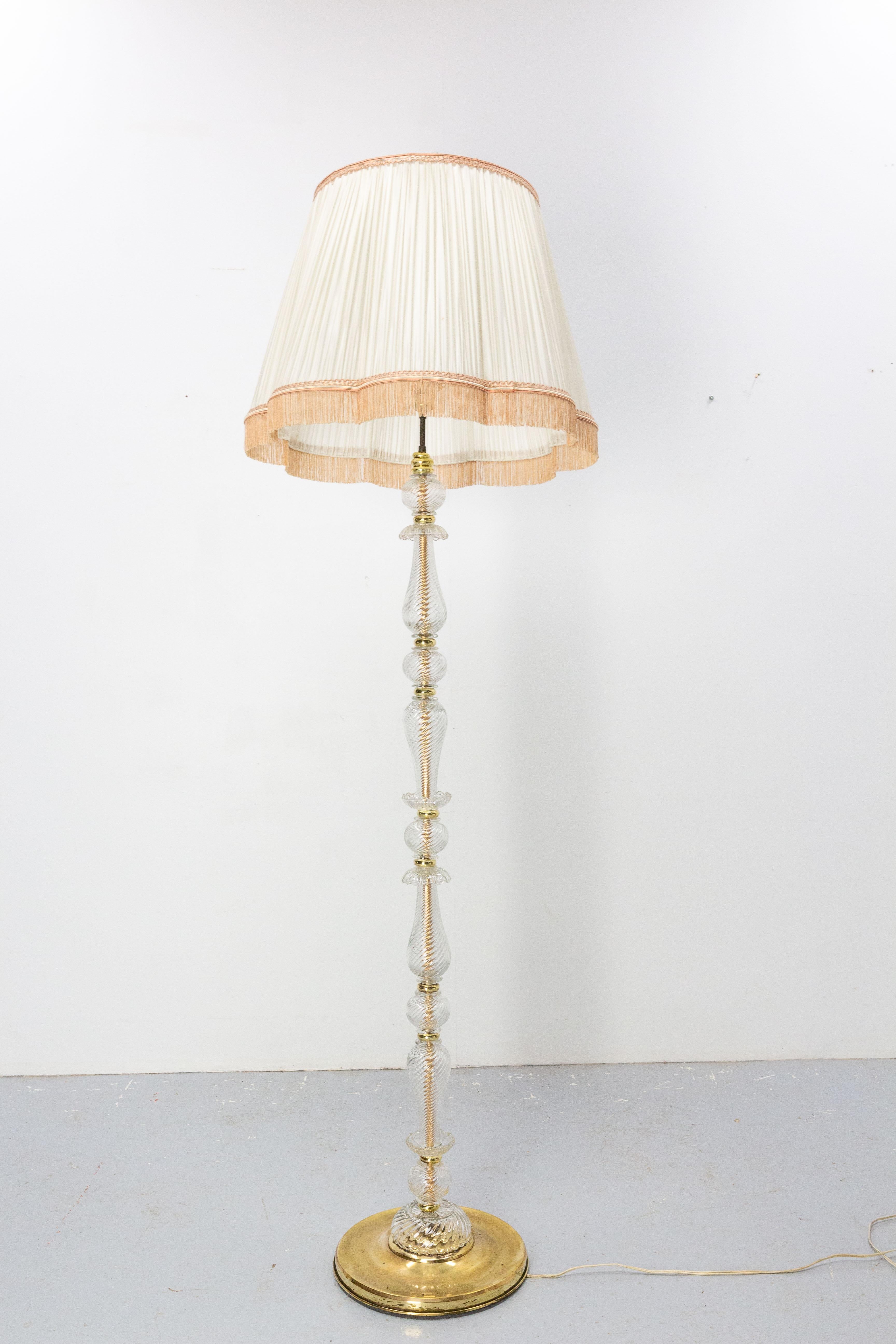 Brass and glass in the Murano style floor lamp light lantern French mid-century, circa 1960.
Sold without the lampshade.
Good vintage condition with only minor signs of use for its age
This can be re-wired and tested to USA or European and UK