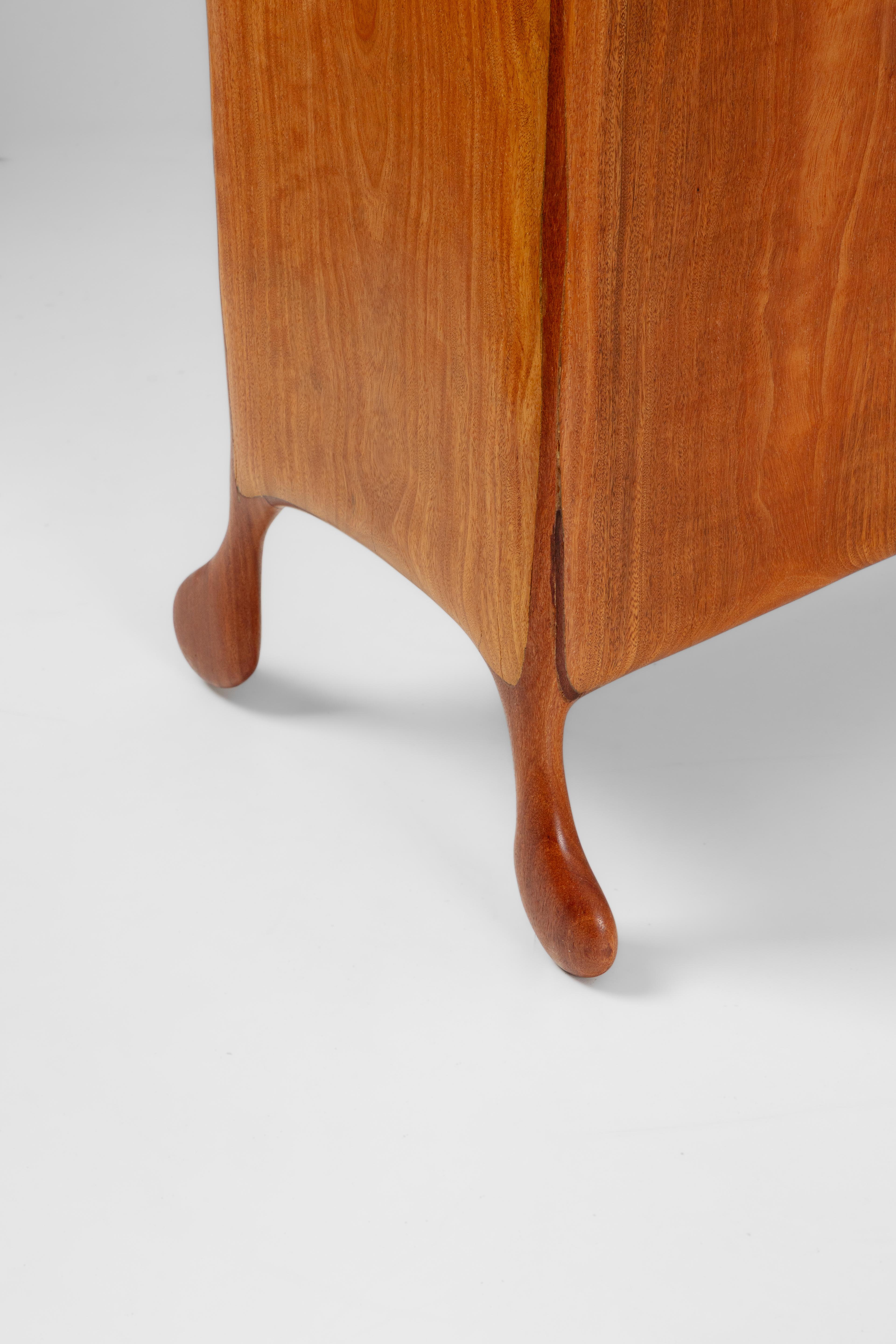 The objects on view in this collection extend through different forms of consciousness, intertwining layers of meaning and perception. Different modes of experiencing an object bleed into one another in de Freitas’s work, creating a dynamic