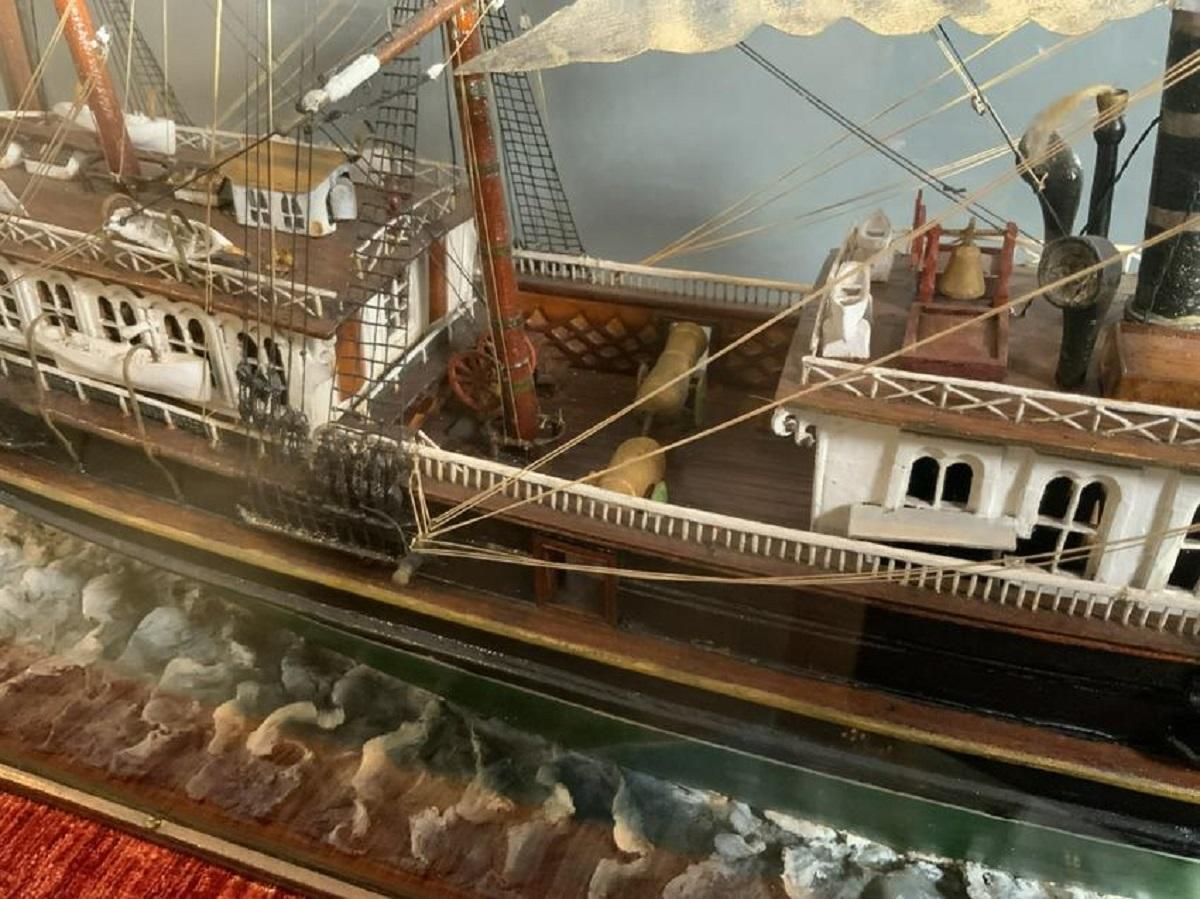 Volkskunst Schiffsmodell eines Dampfschiffes (Frühes 20. Jahrhundert) im Angebot