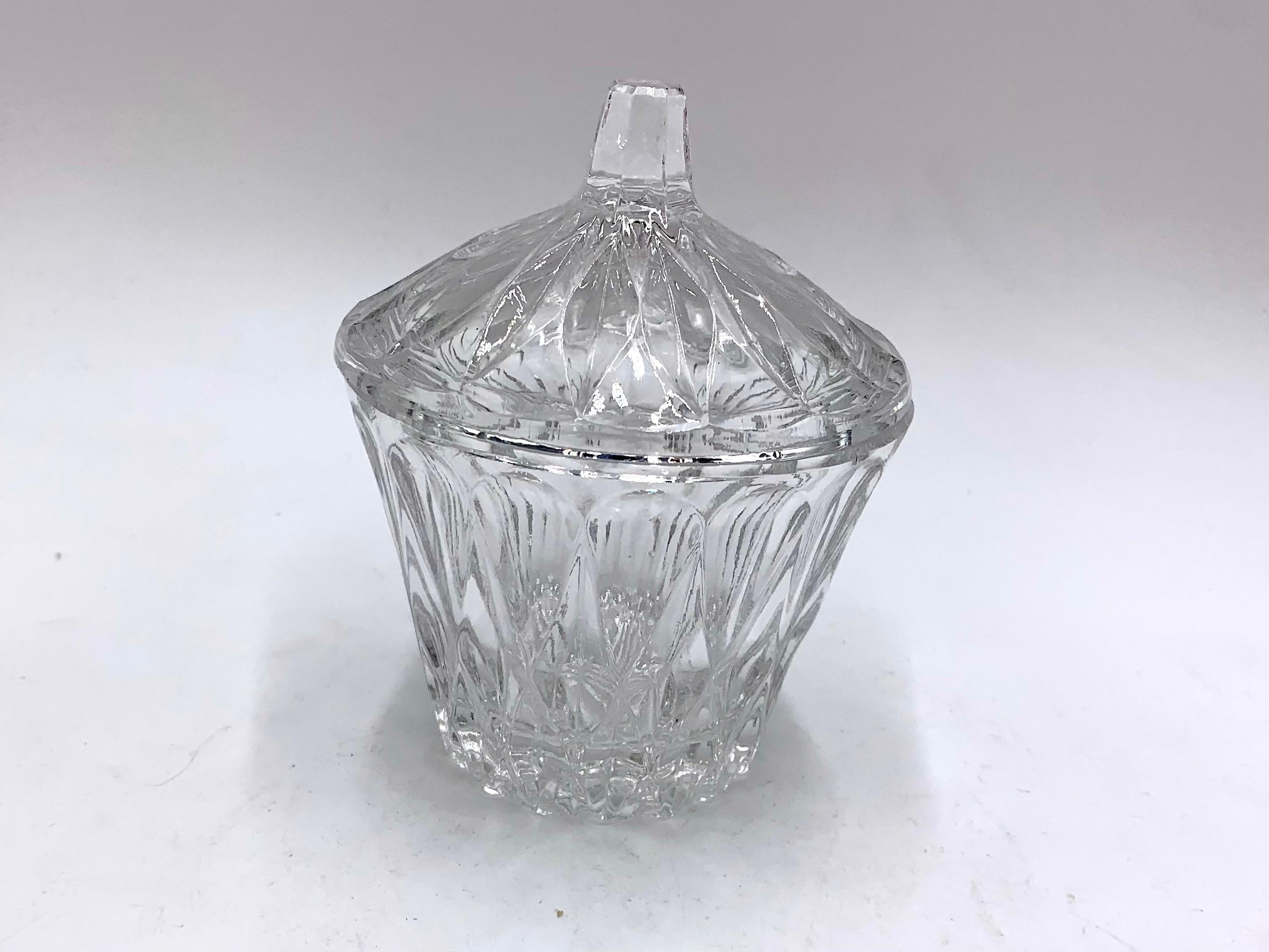 Glass casket, Poland, 1950s.
Produced in Poland in 1950s. 
Very good condition 
Measures: Height 12cm diameter 10cm.