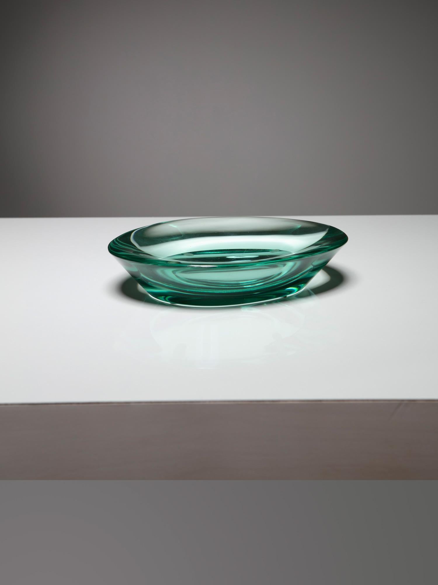Eye-catchy Thick Glass Centerpiece by Fontana Arte, Italy, 1960s In Good Condition For Sale In Milan, IT