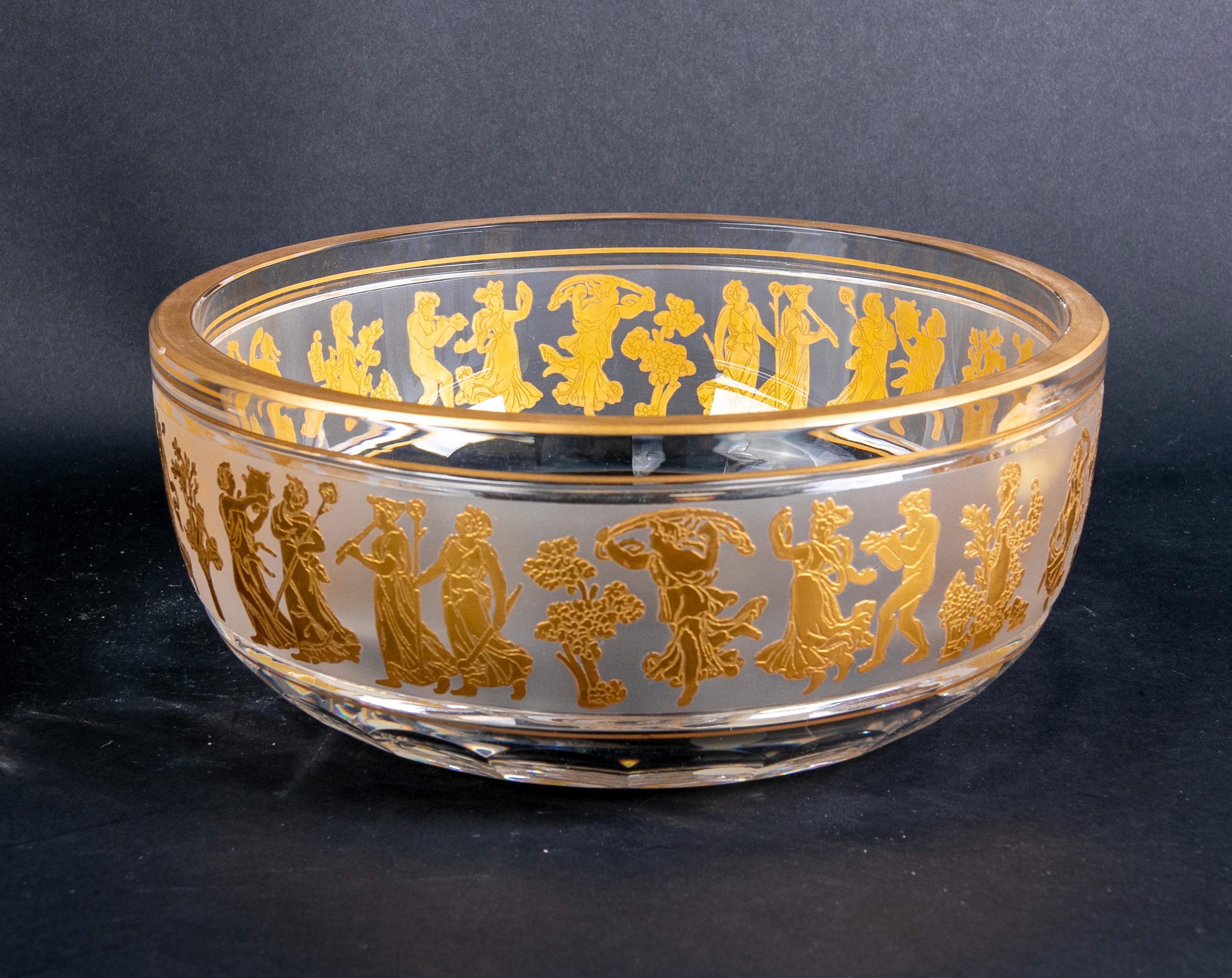 Glass centrepiece with a frieze and gold-plated Roman type scenes.