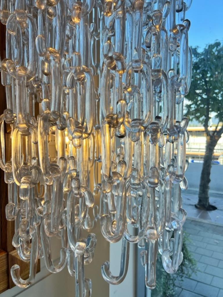 Hängeleuchte aus Glaskette mit Gliedern, Art déco-inspiriert, modern im Angebot 1