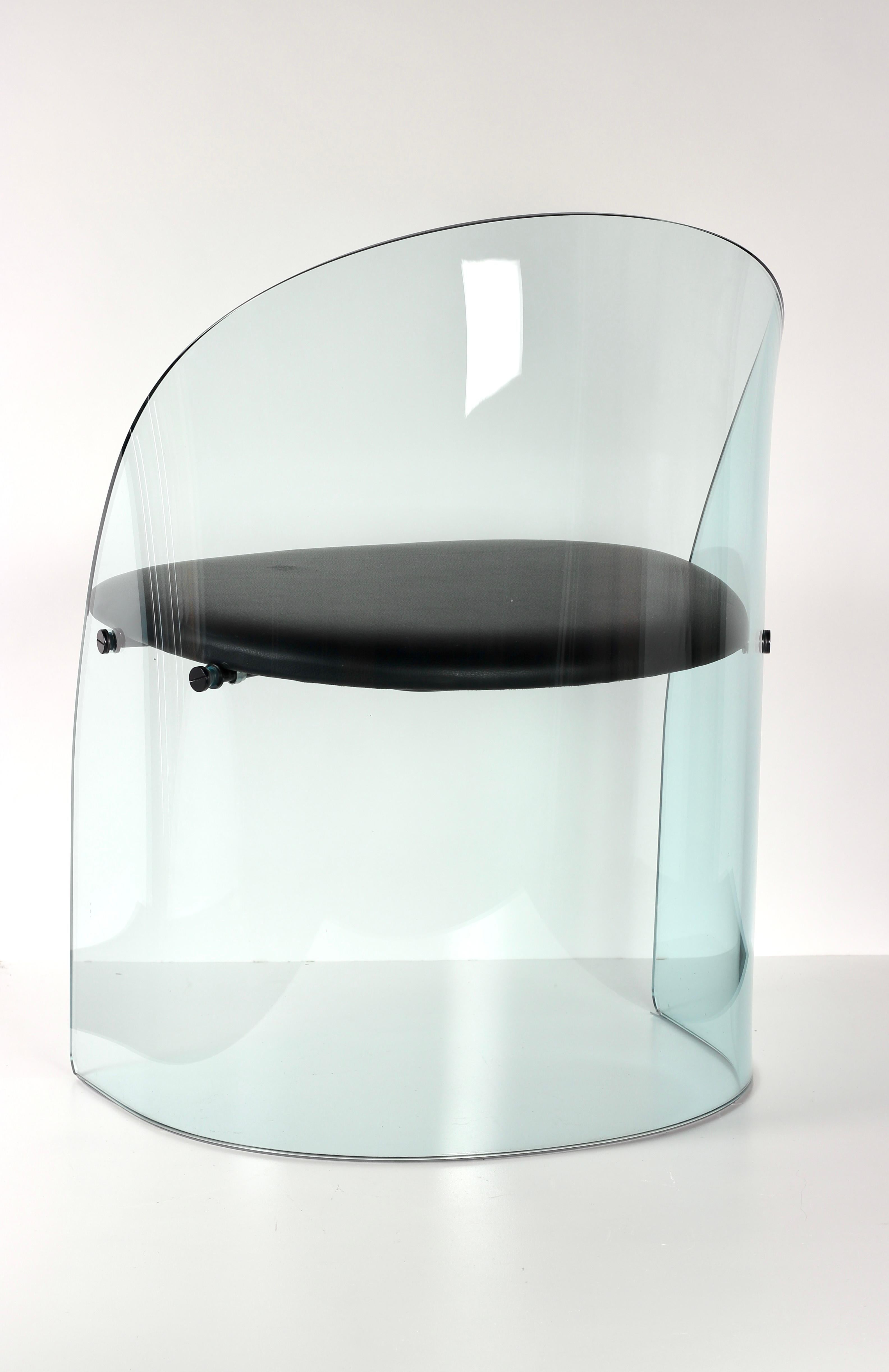 Silla de cristal a la manera de Louis Dierra en venta 3