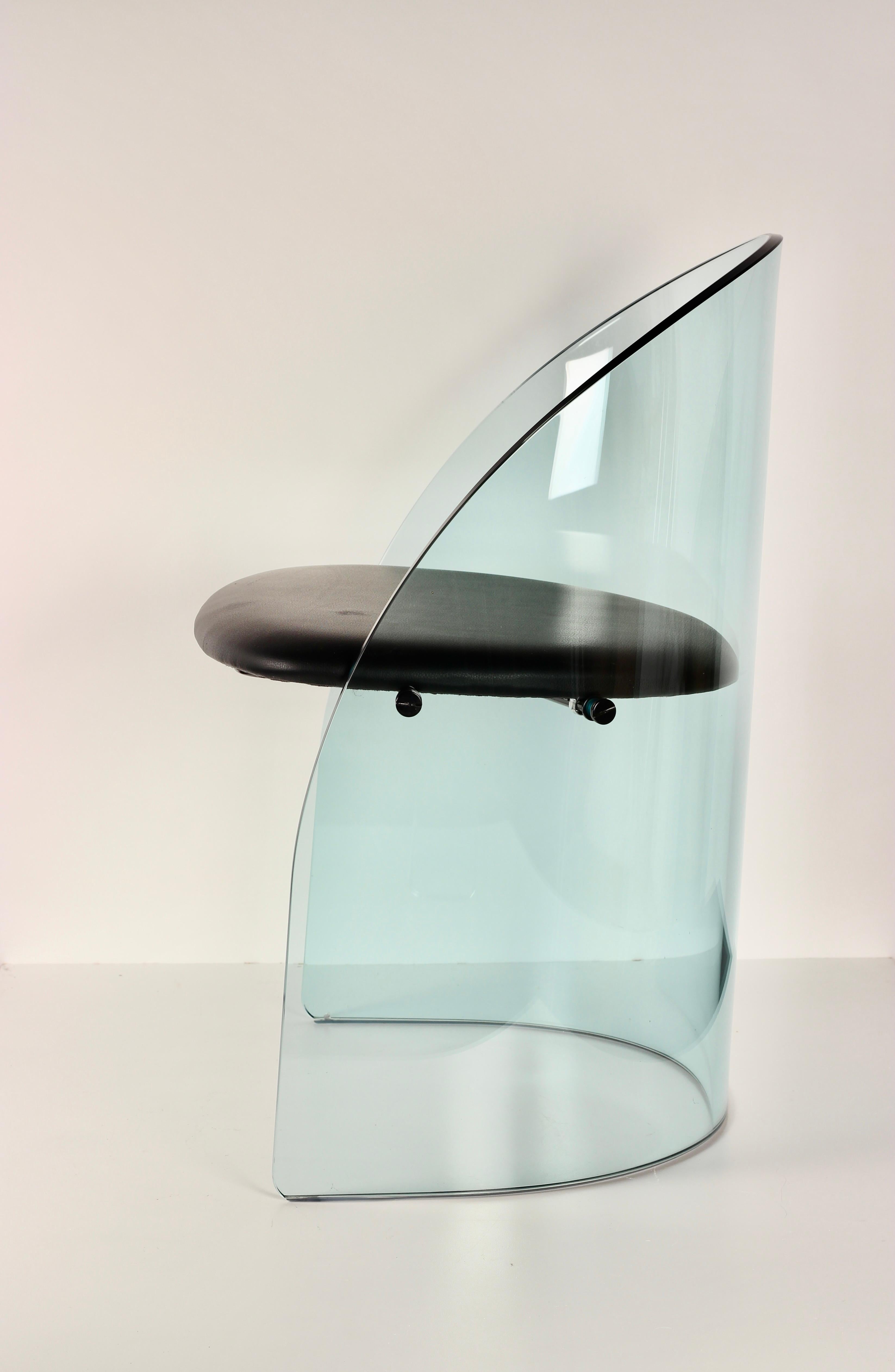 Silla de cristal a la manera de Louis Dierra en venta 5
