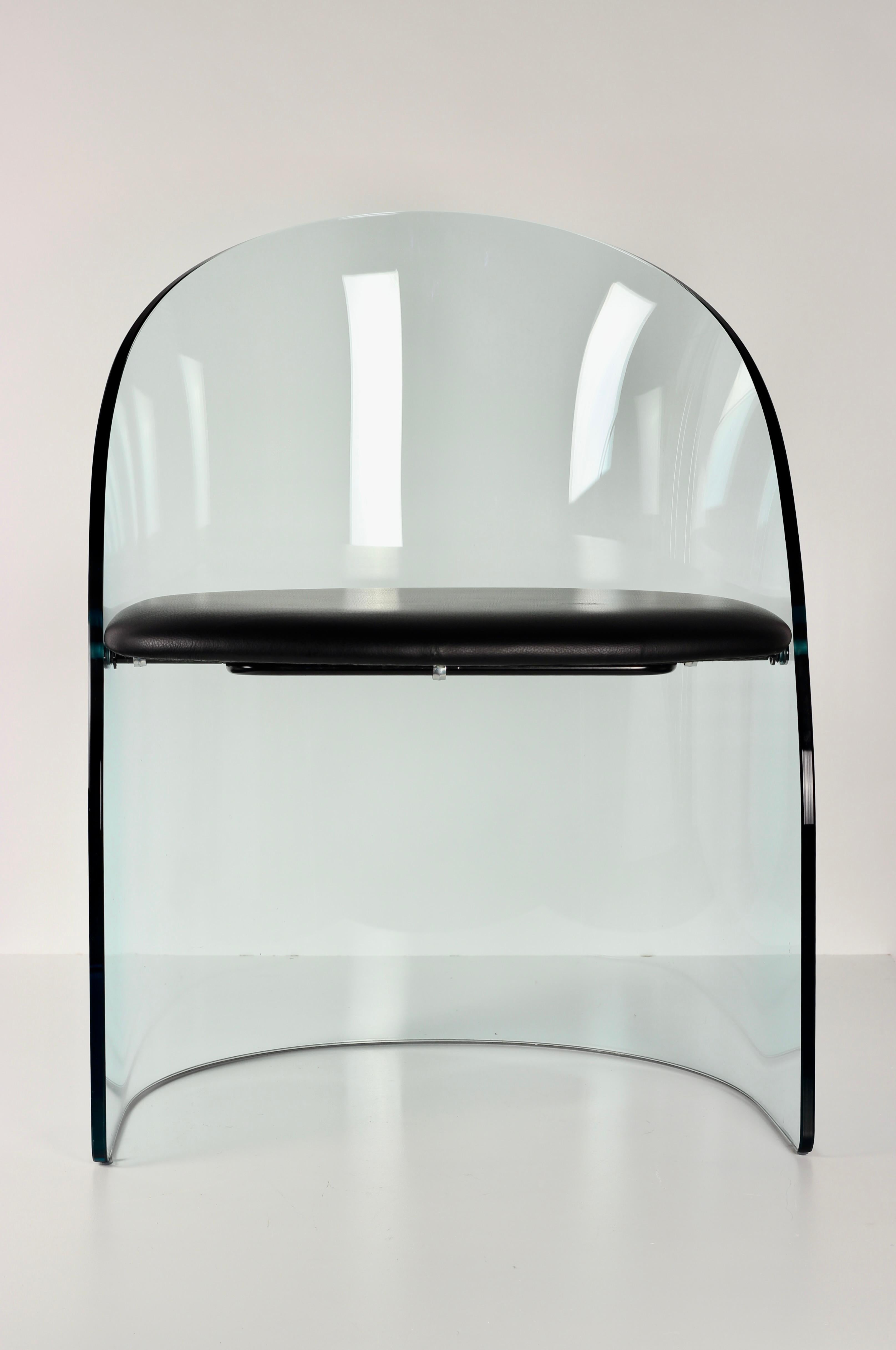 Silla de cristal a la manera de Louis Dierra en venta 7