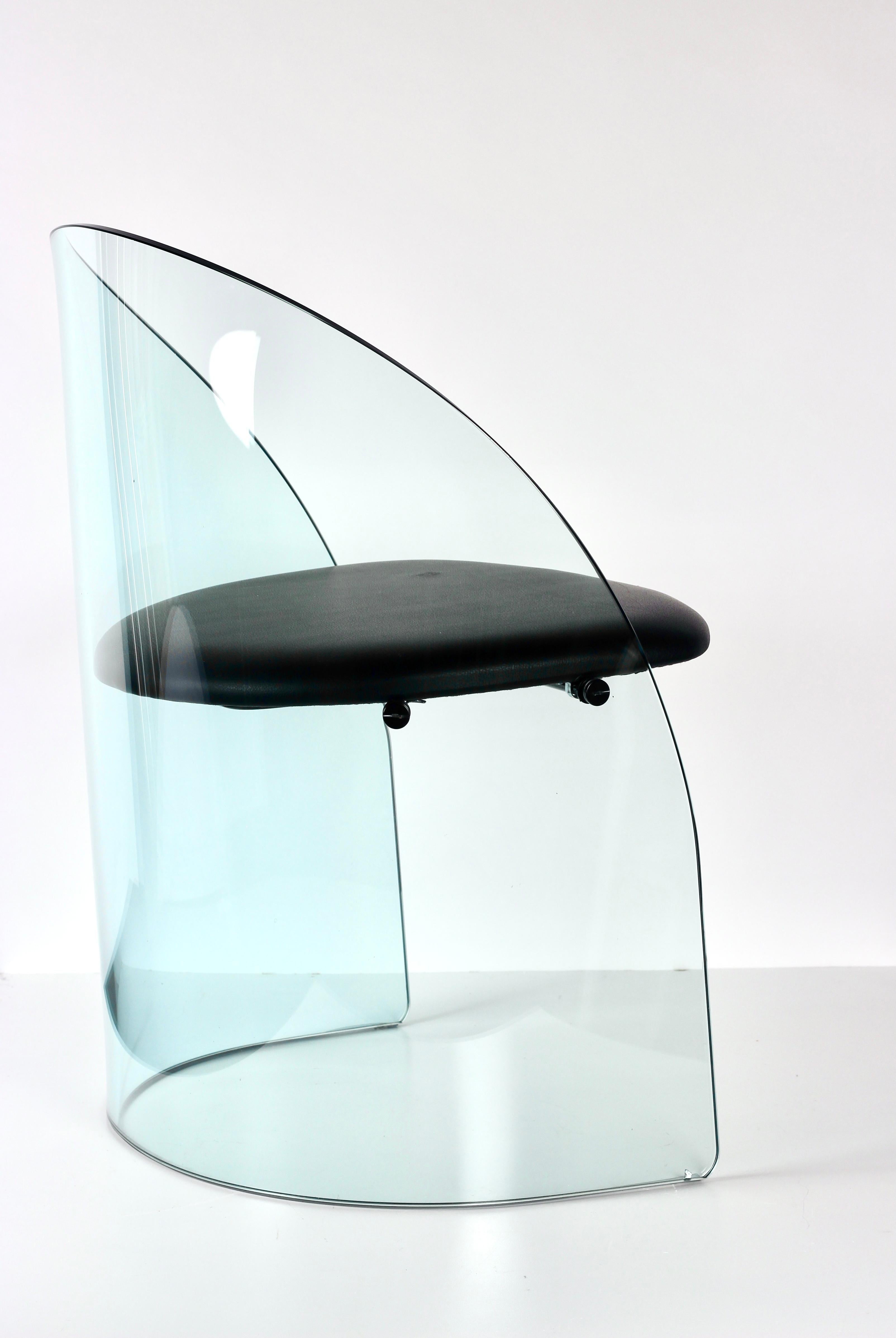 Silla de cristal a la manera de Louis Dierra finales del siglo XX en venta