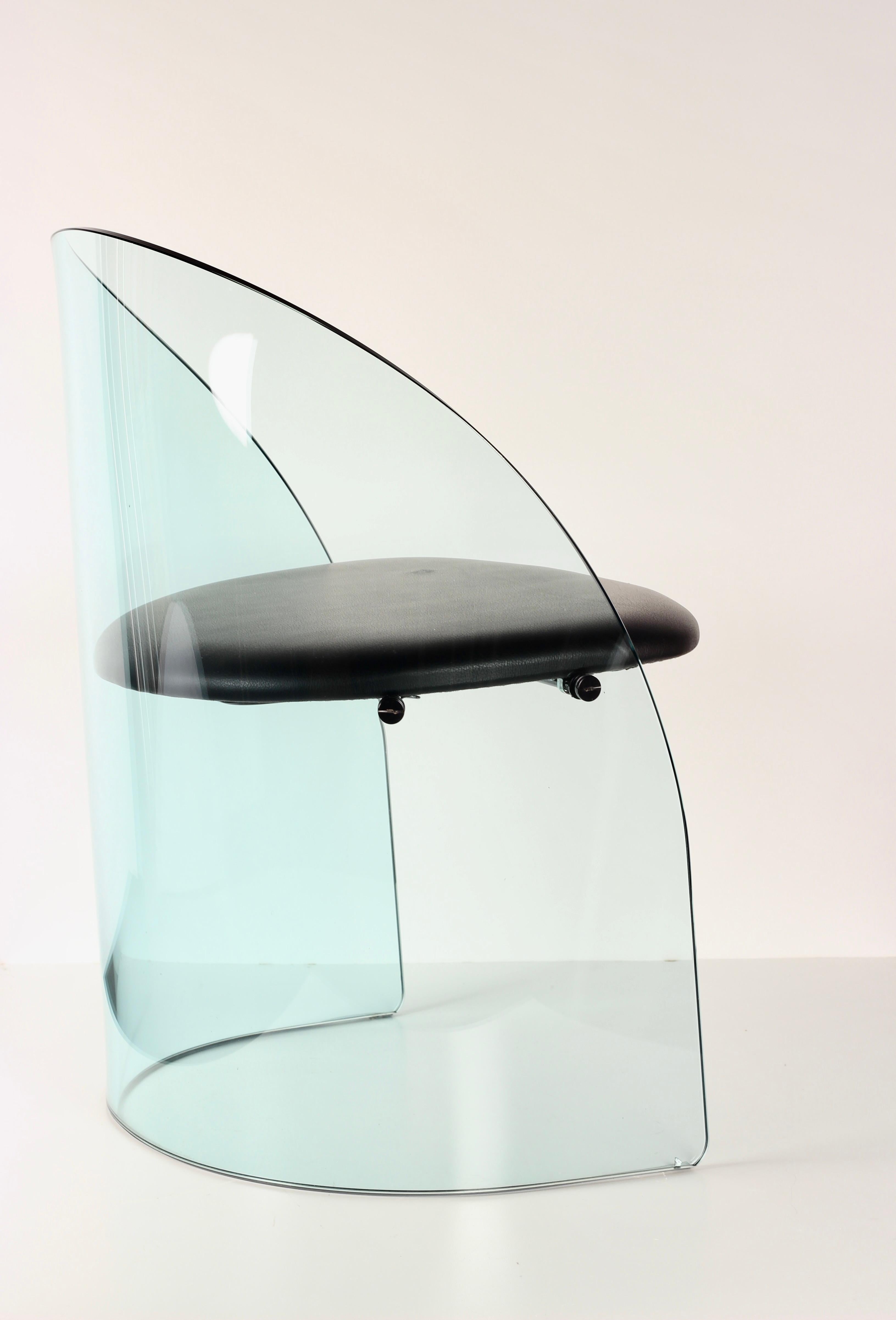 Silla de cristal a la manera de Louis Dierra Vidrio en venta