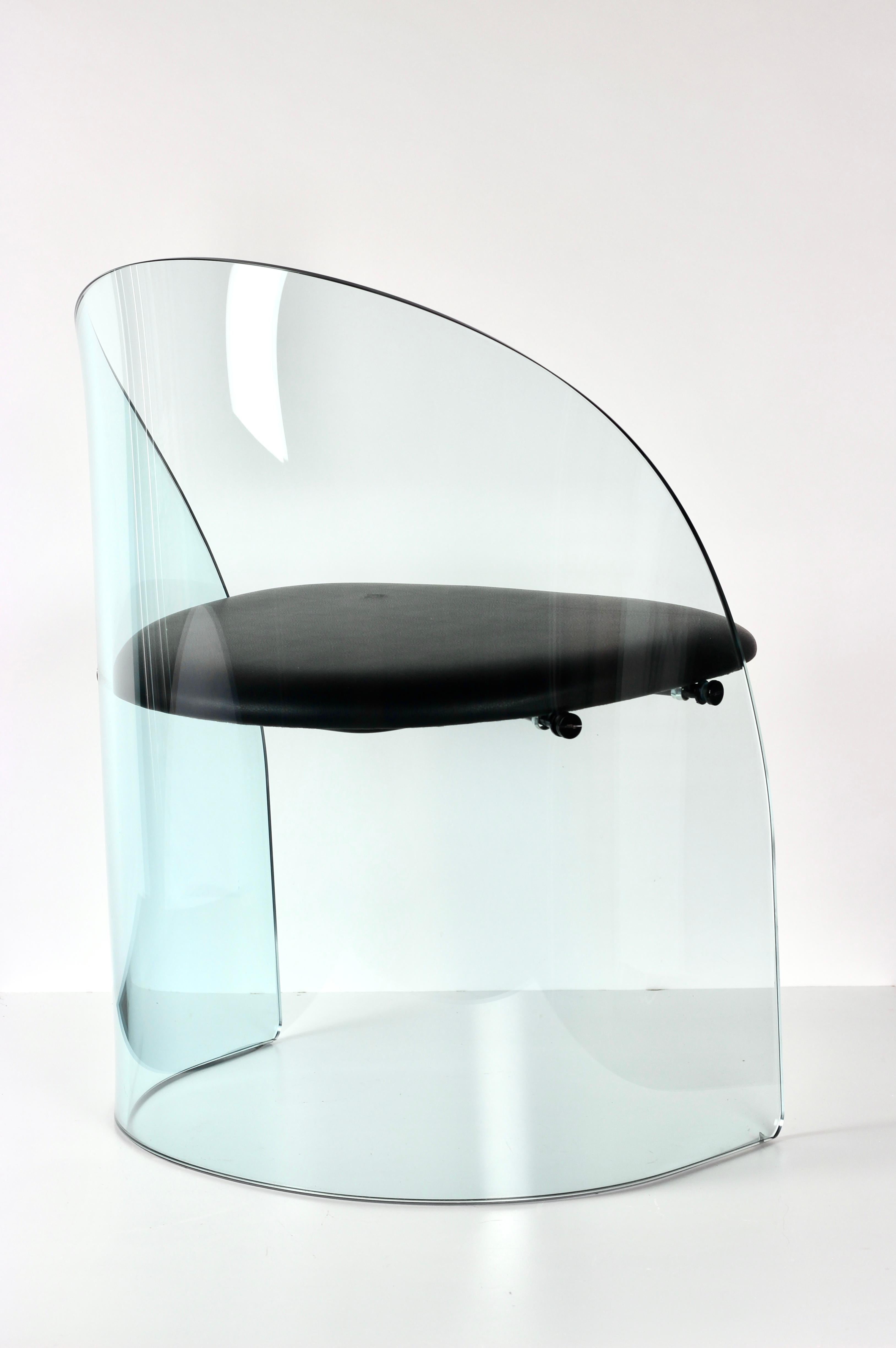 Silla de cristal a la manera de Louis Dierra en venta 1