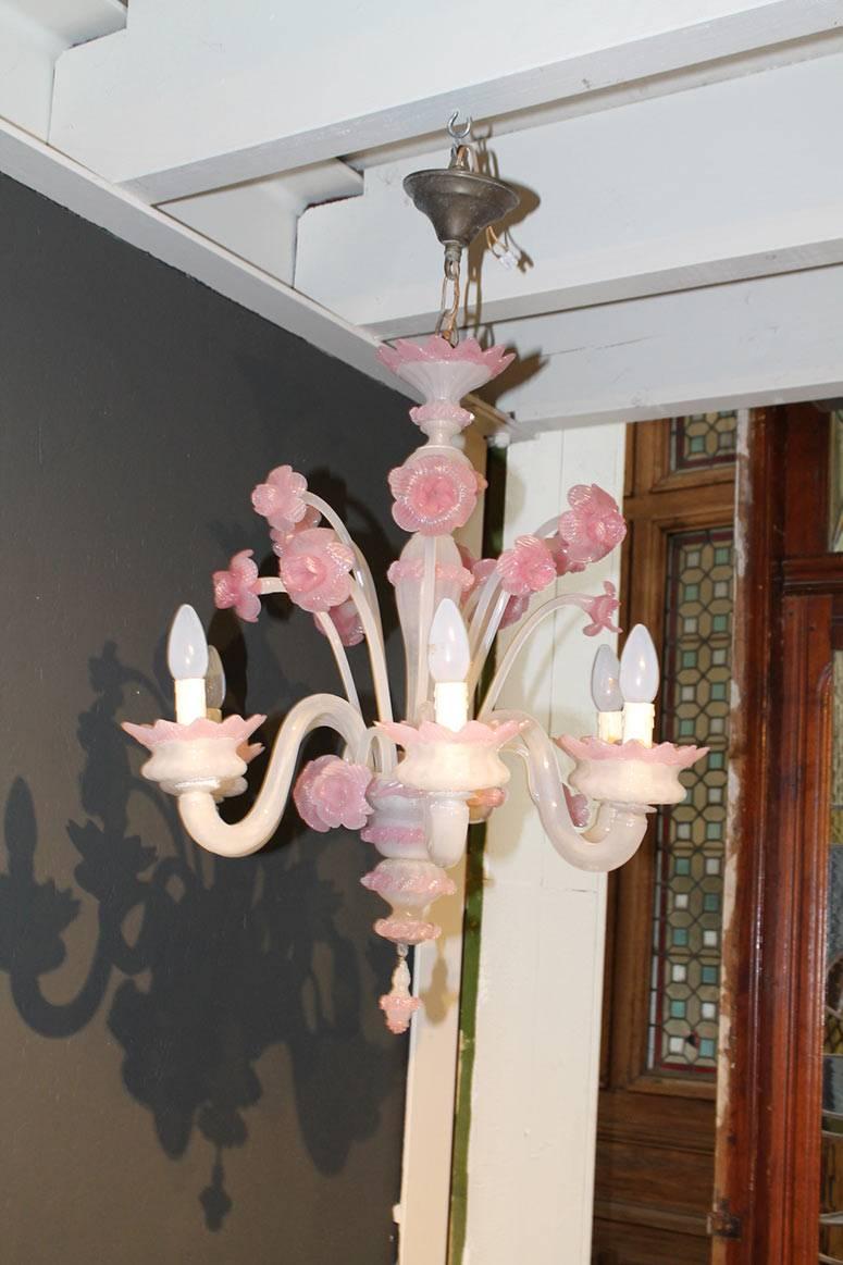 The chandelier comes from Venice, Italy and is in a very beautiful state.