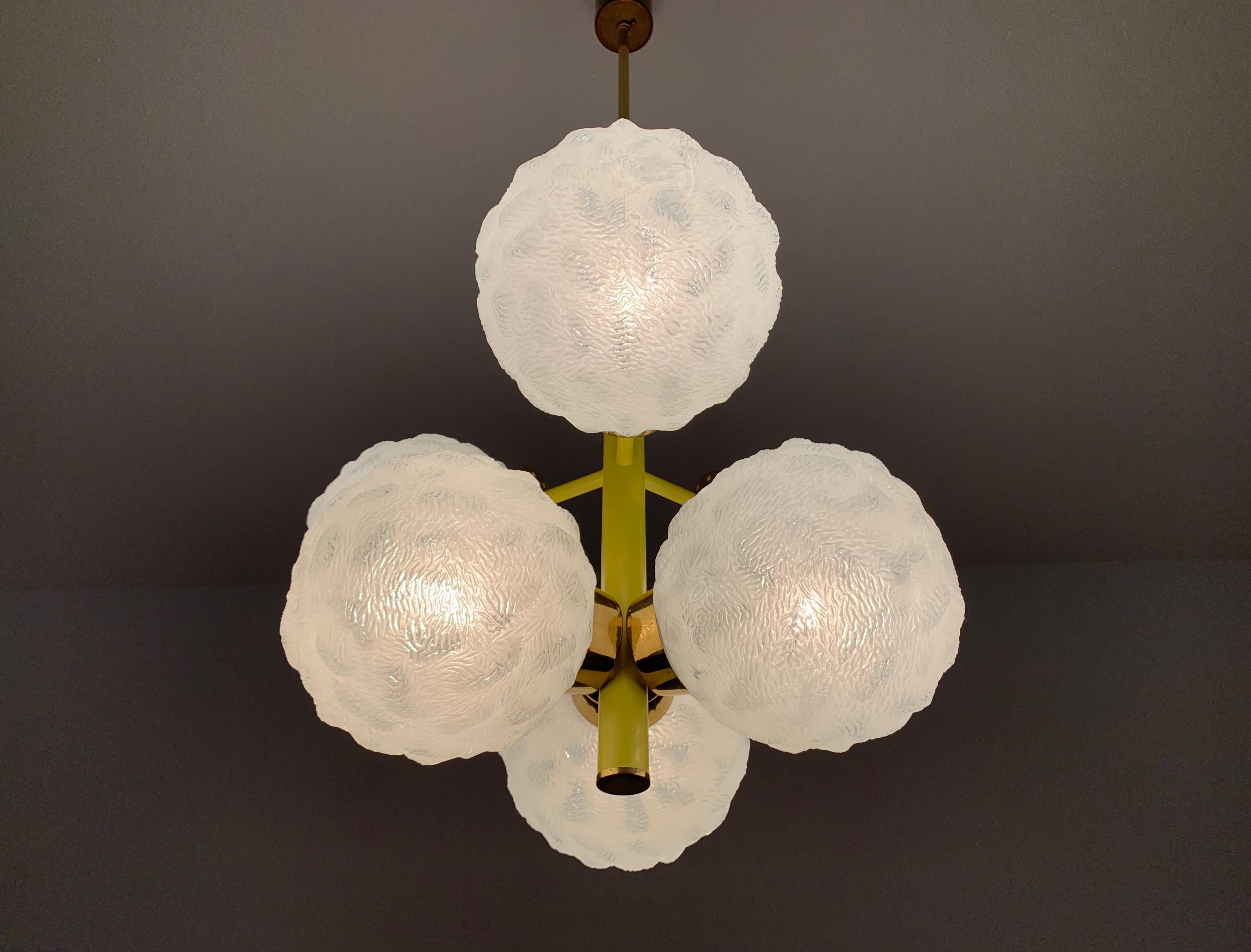 Lampadario in vetro in vendita 1