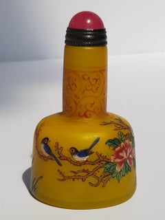 Glass Chinese Snuff Bottle Qing Dynasty Qianlong Famille Rose Imperial Yellow