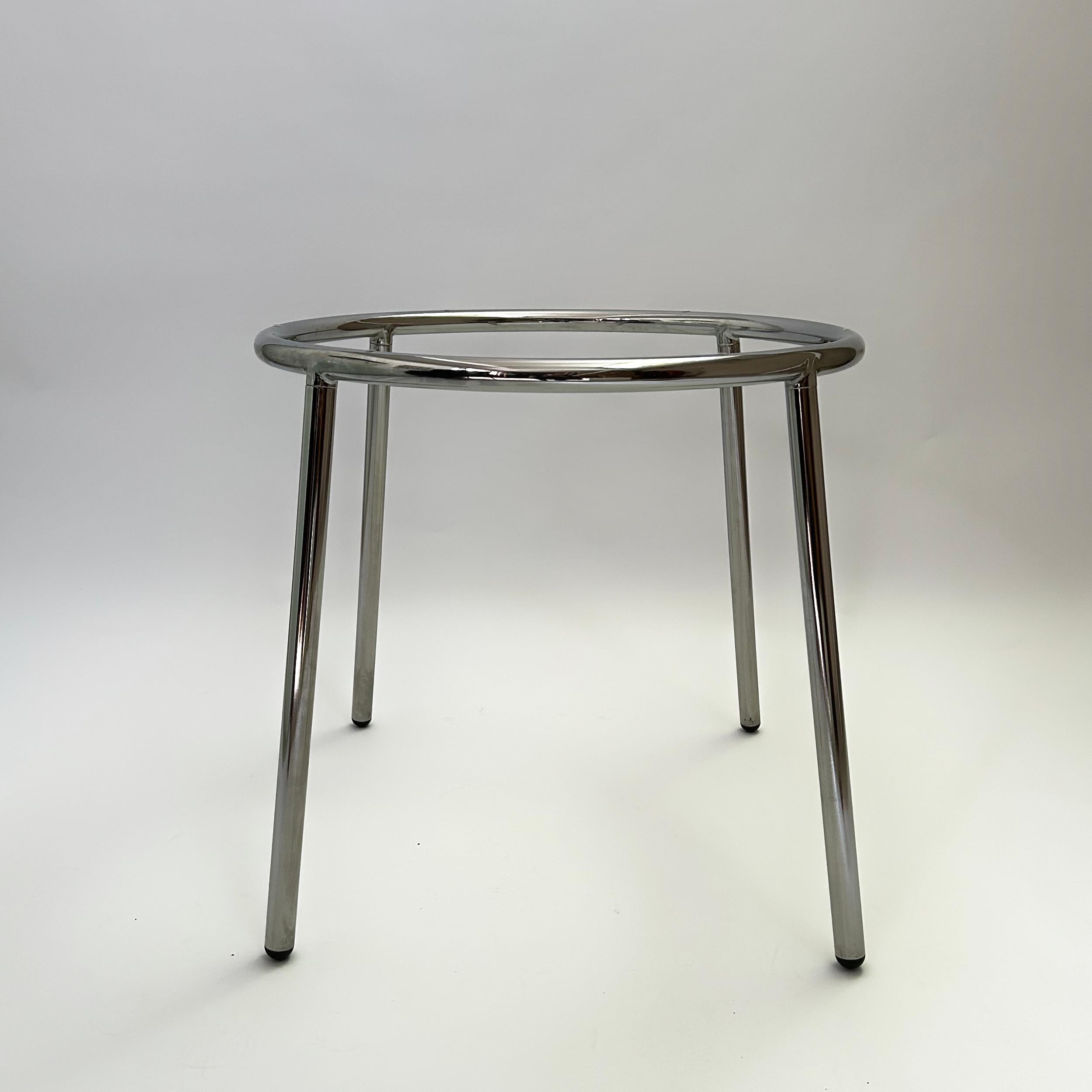 Glass & Chrome Dining Or Side Table, 1970s In Good Condition For Sale In Hilversum, NL
