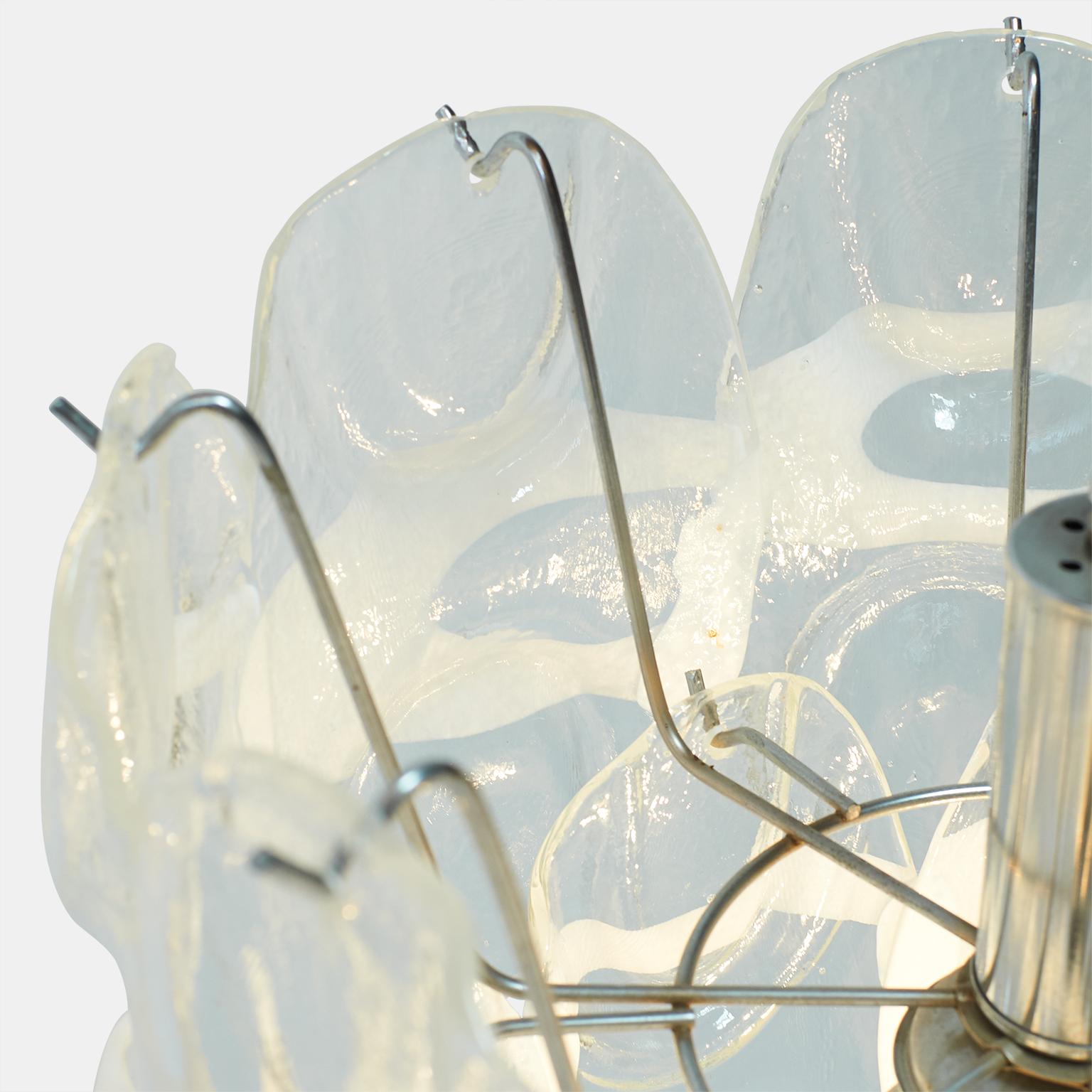 Lampe à suspension en verre et chrome, attribuée à Gino Vistosi Bon état - En vente à San Francisco, CA