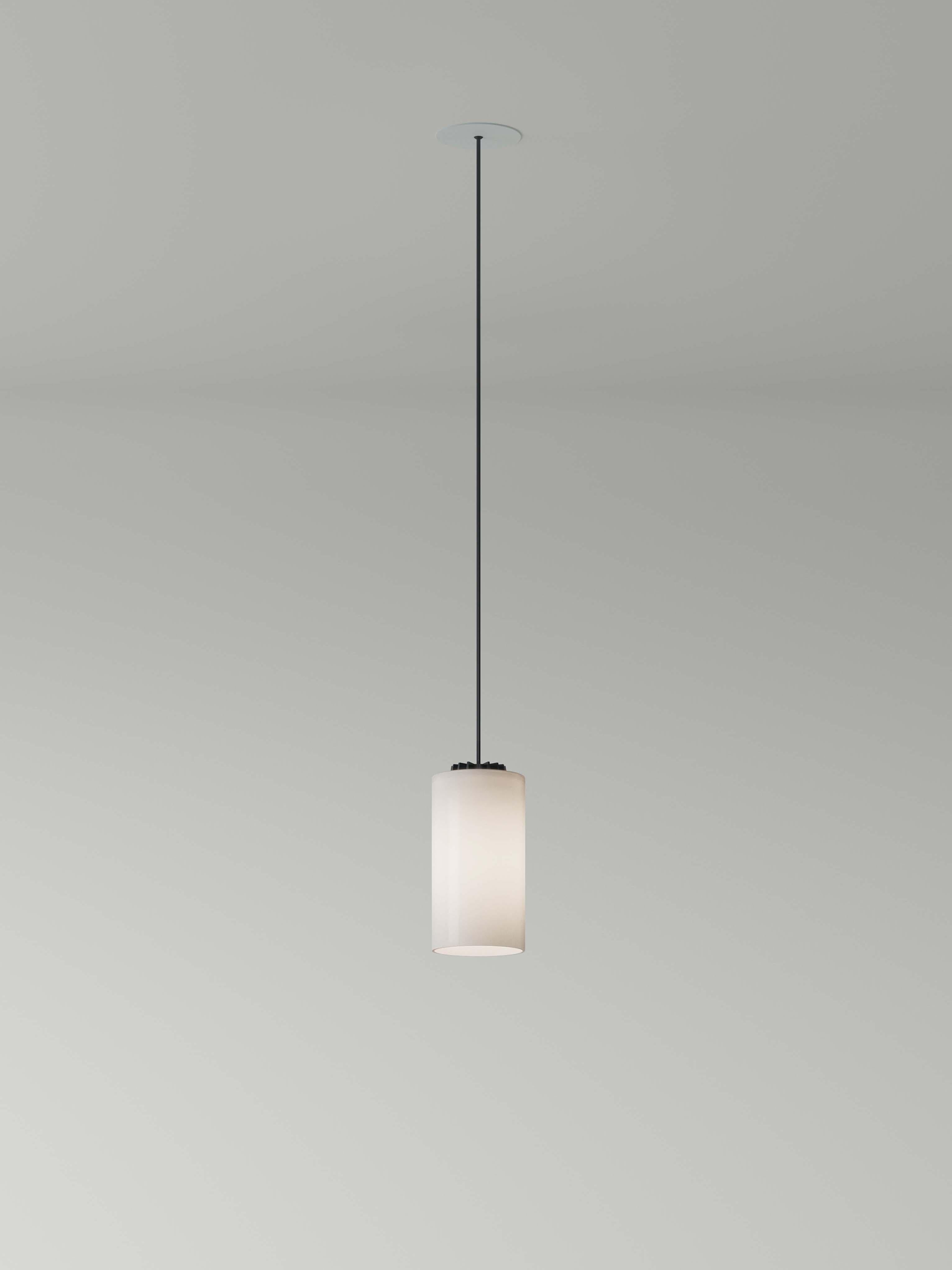 Glass Cirio simple pendant lamp by Antoni Arola
Dimensions: D 11 x H 325 cm
Materials: Glass.
Available in 3 lampshade materials: white porcelain, white opal glass and polished brass.
Available in 2 cable lengths: 3mts, 8mts.
Availalble in 2