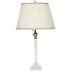 Lampada a colonna in vetro tagliato con paralume in lino cucito a mano - stile neoclassico